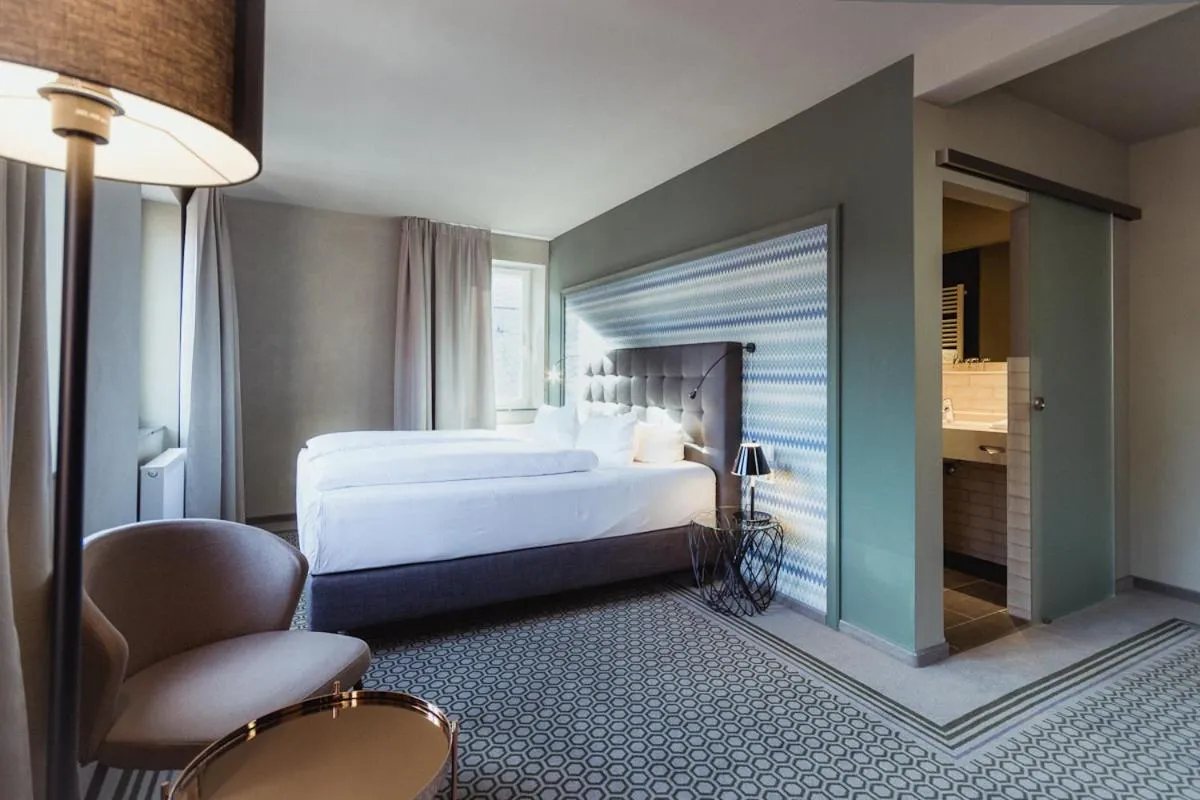 Photo of the whole room, Bed in Hotel Goldene Traube - by Neugart