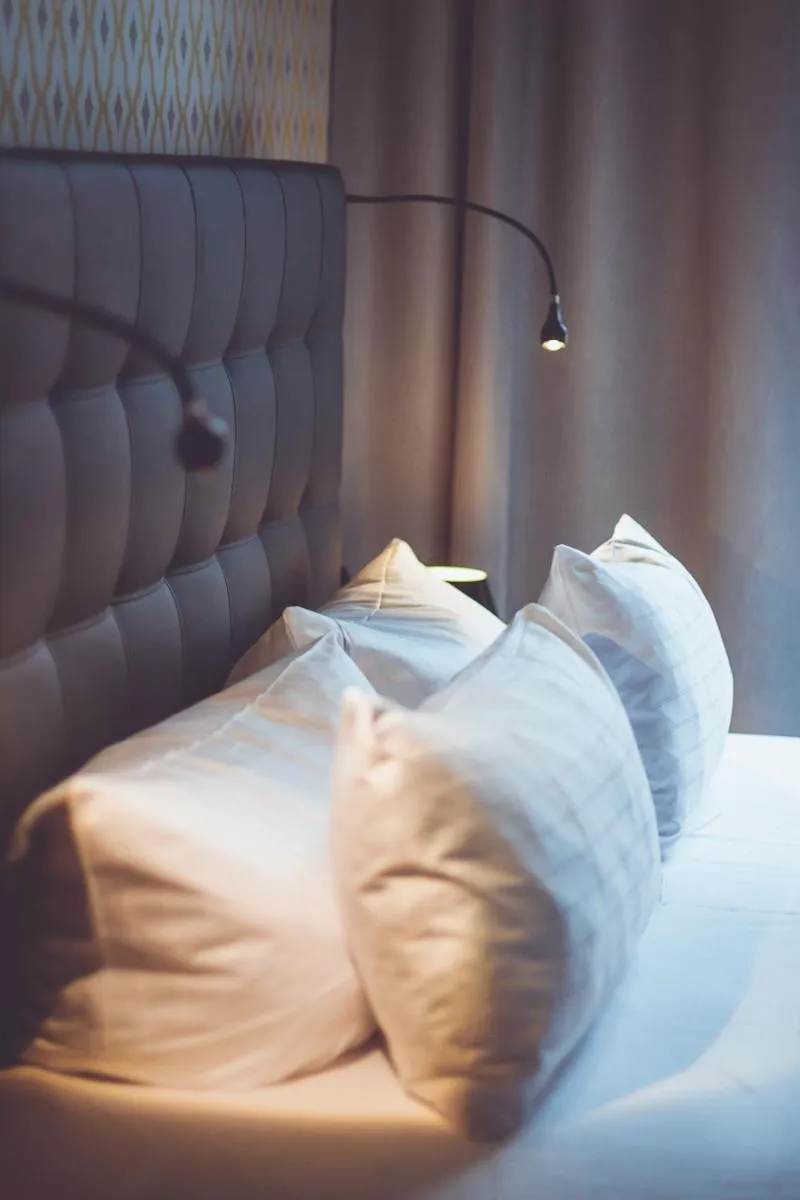 Bed in Hotel Goldene Traube - by Neugart