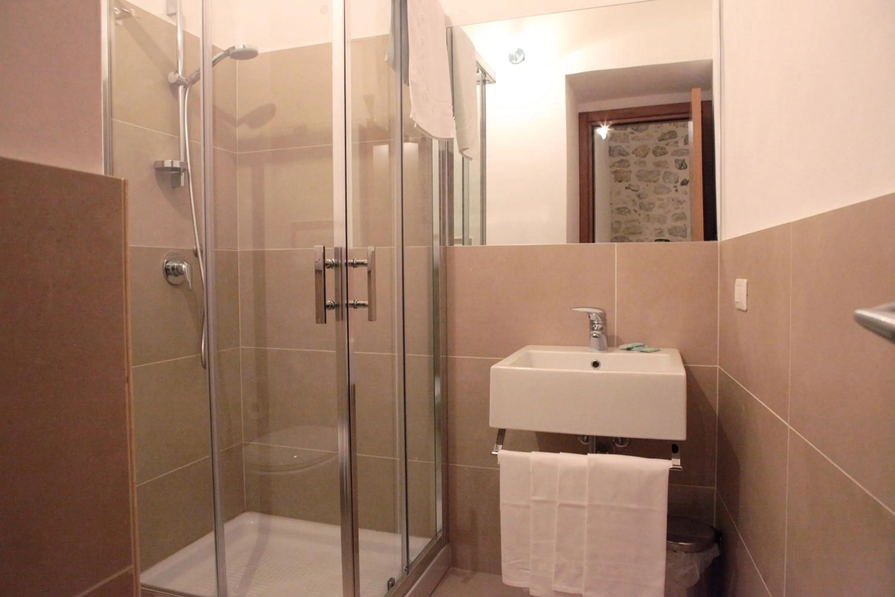 Bathroom in La Corte Di Ibla