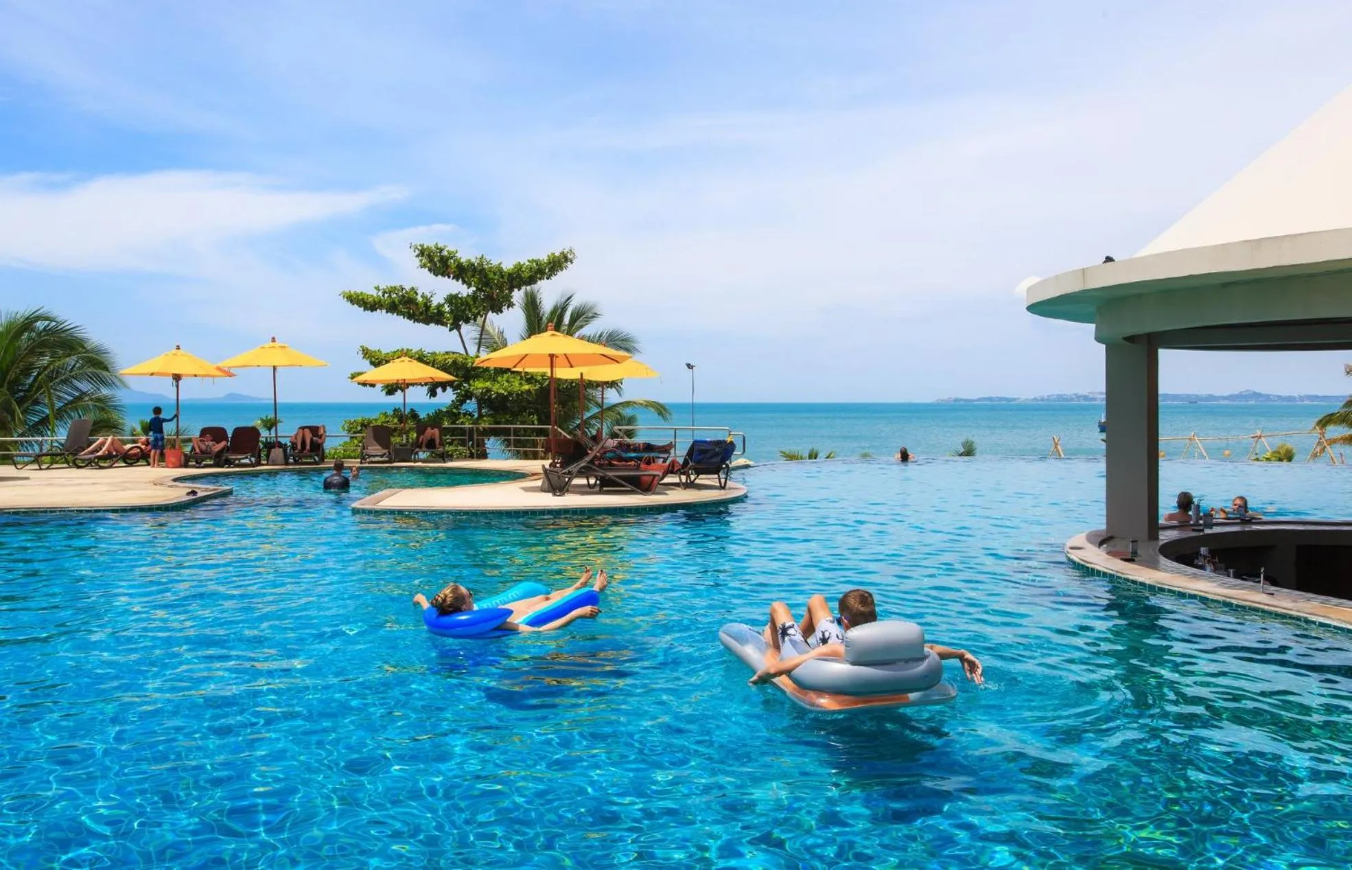Swimming pool in Samui Buri Beach Resort