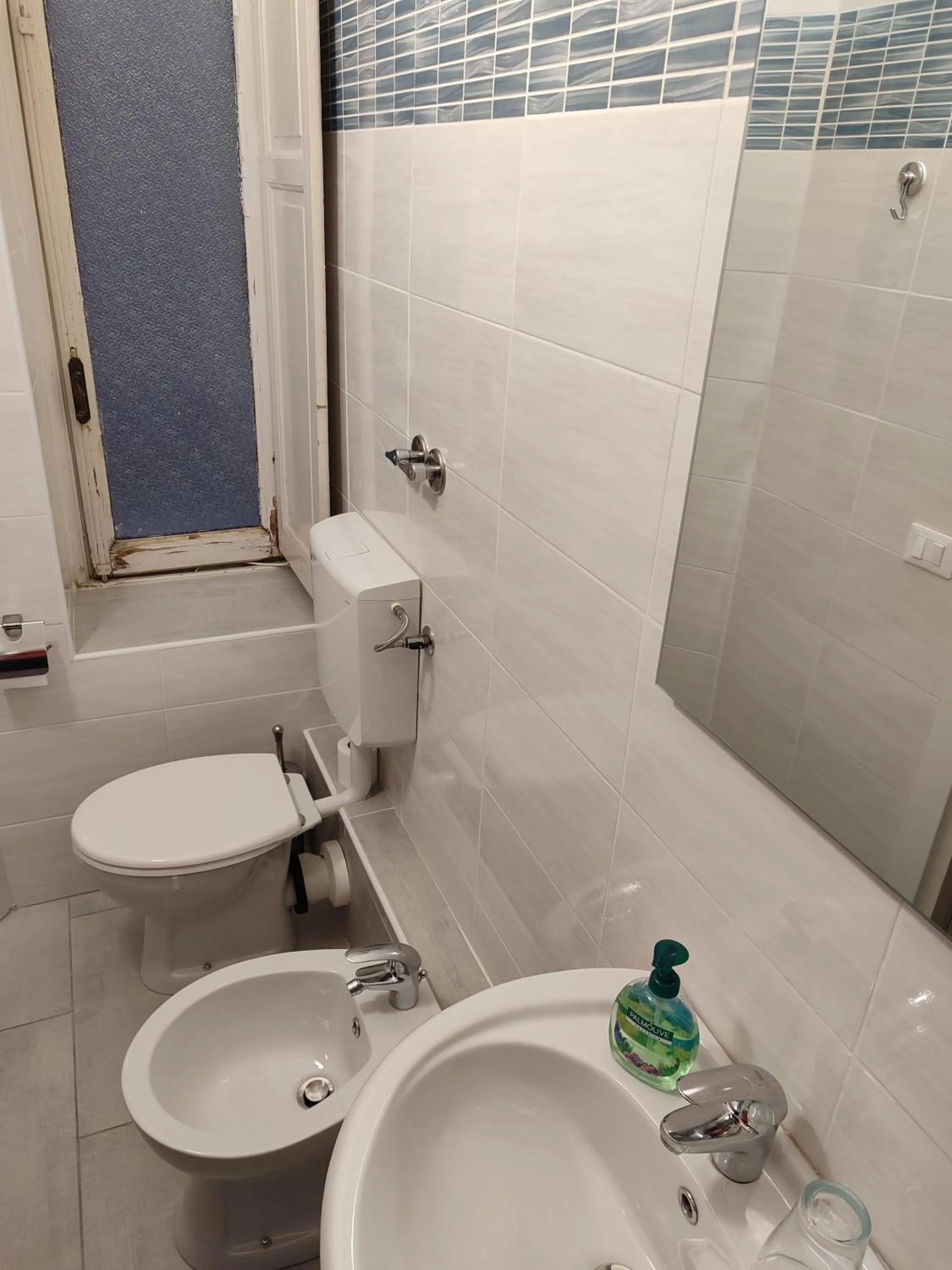 Bathroom in Albergo Locanda Alambra