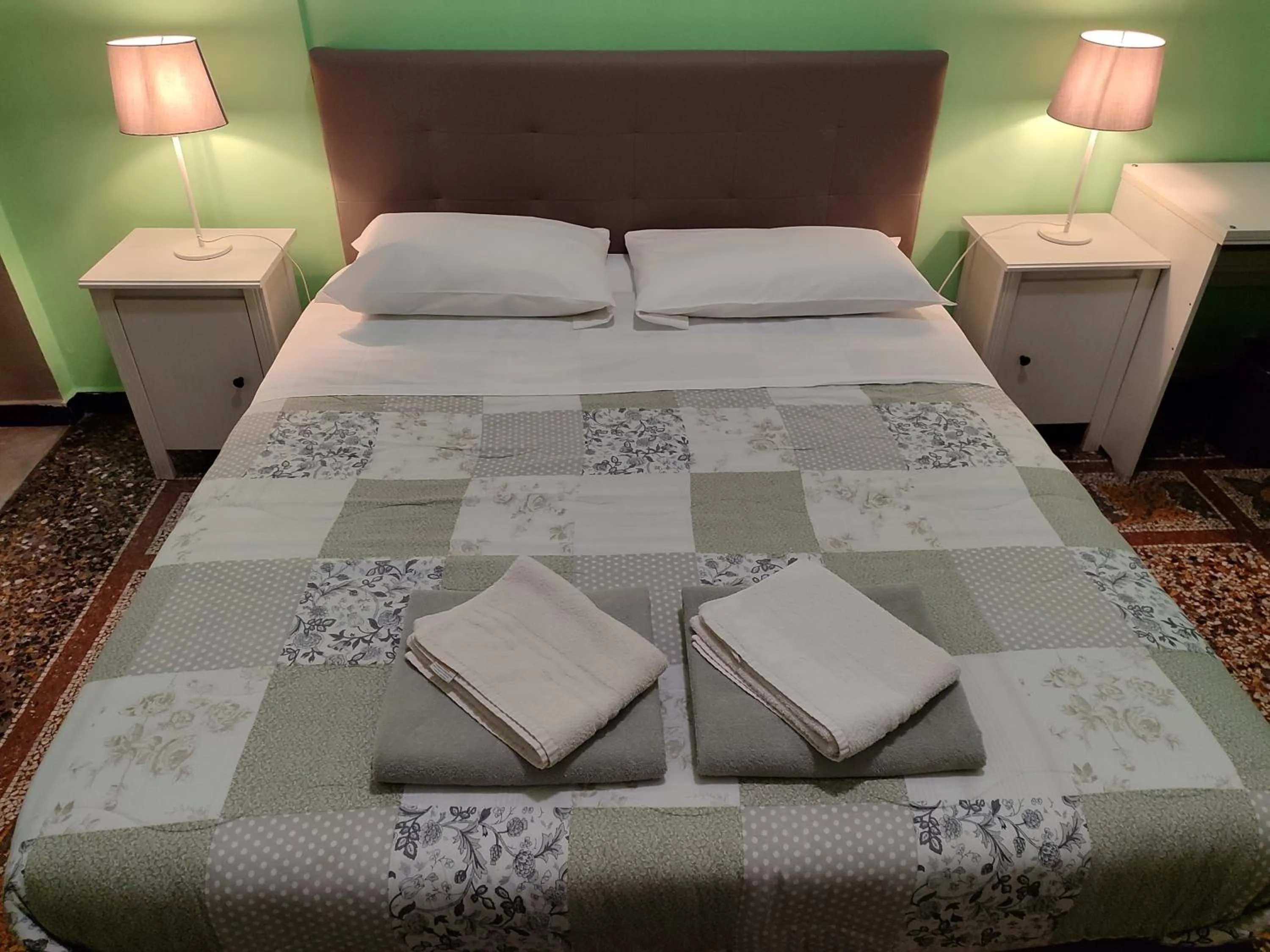 Bedroom, Bed in Albergo Locanda Alambra