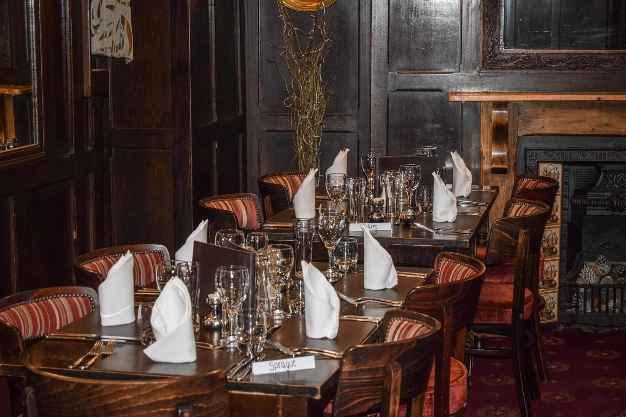 Restaurant/places to eat in Rising Sun Hotel