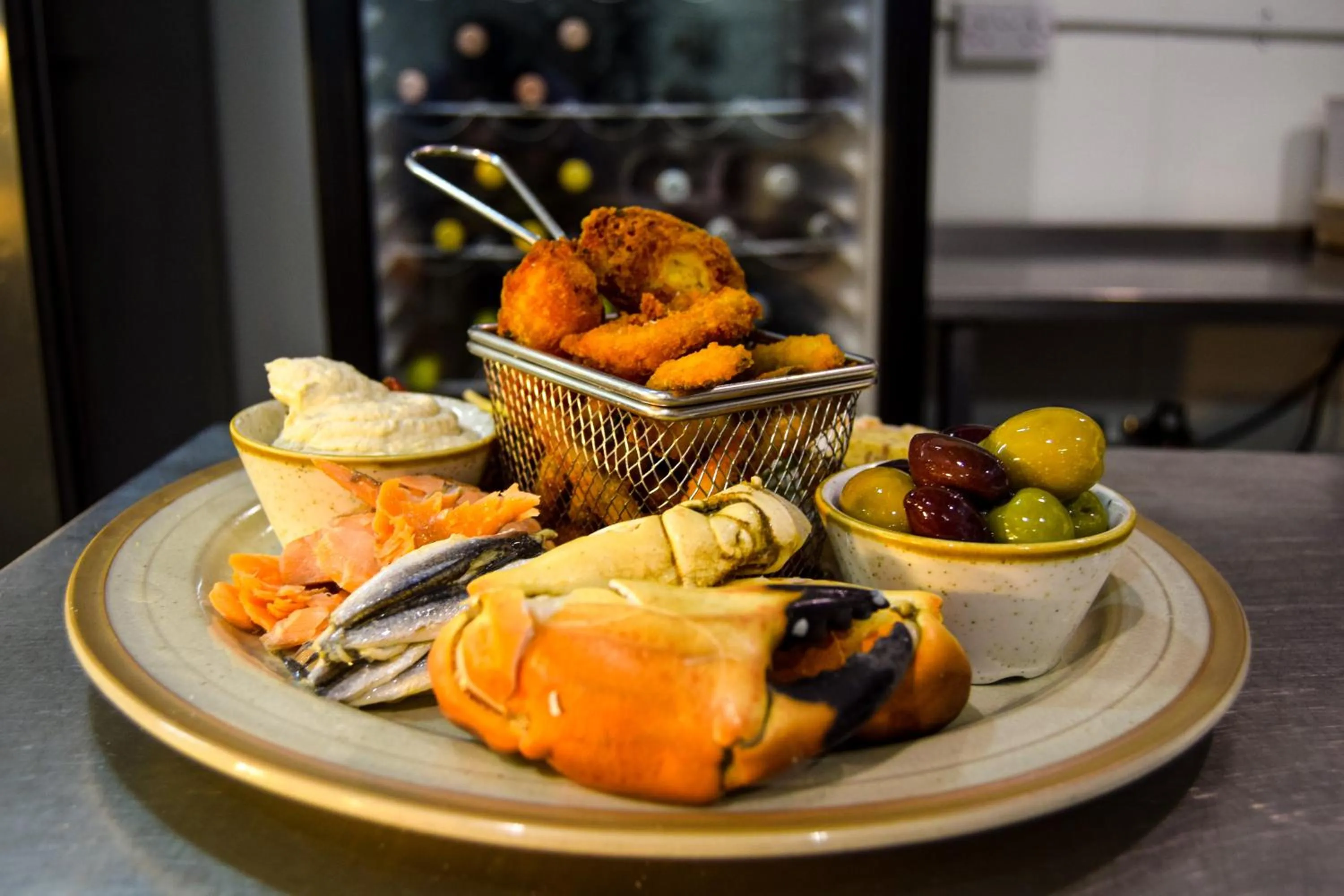 Restaurant/places to eat in Rising Sun Hotel