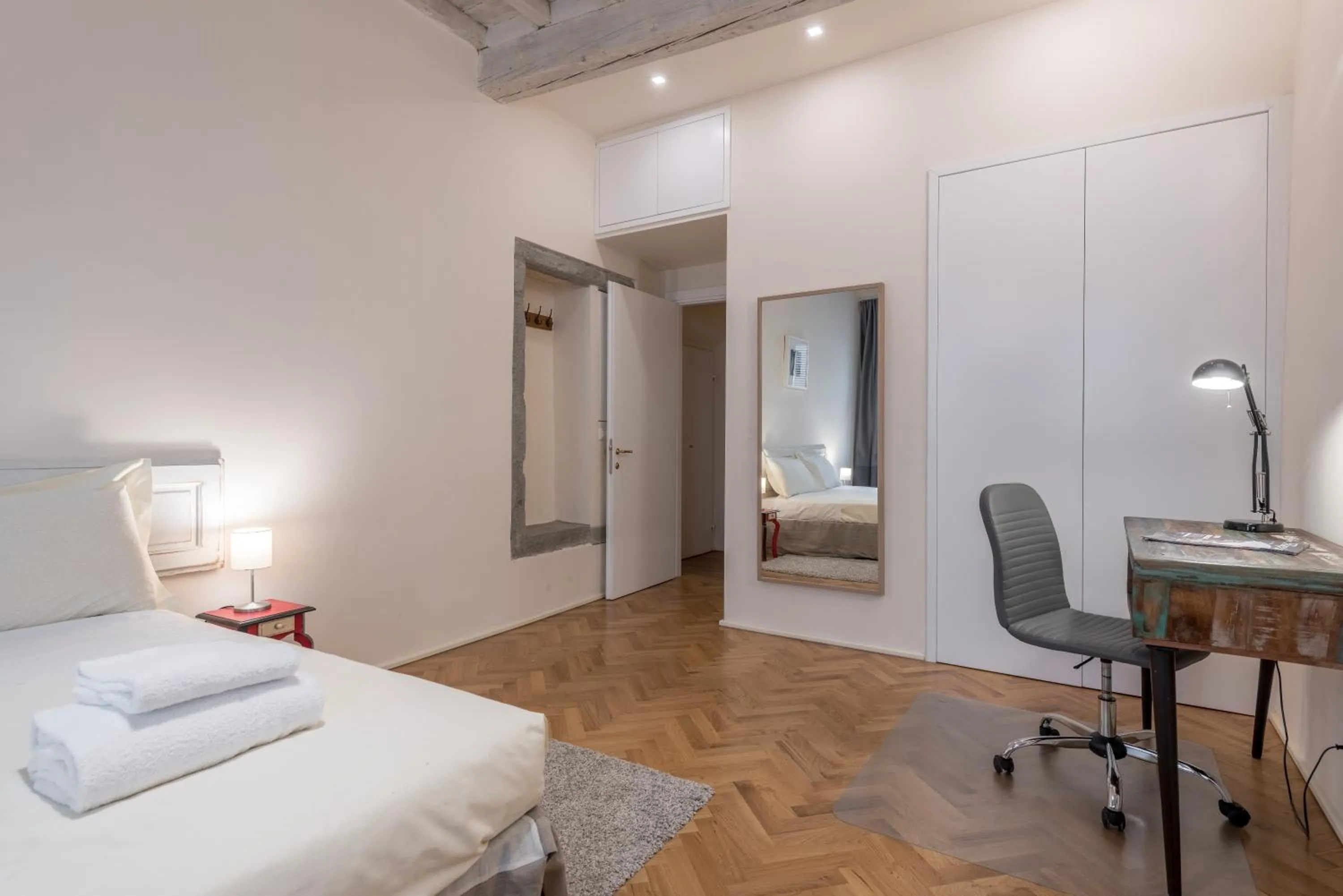 Seating area, Bed in Romantic Novella by Mmega