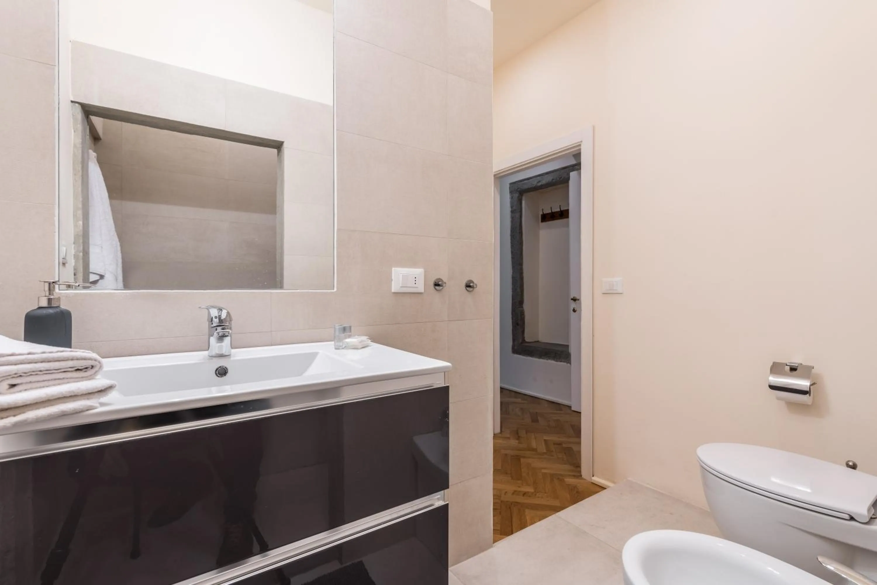 Bathroom in Romantic Novella by Mmega