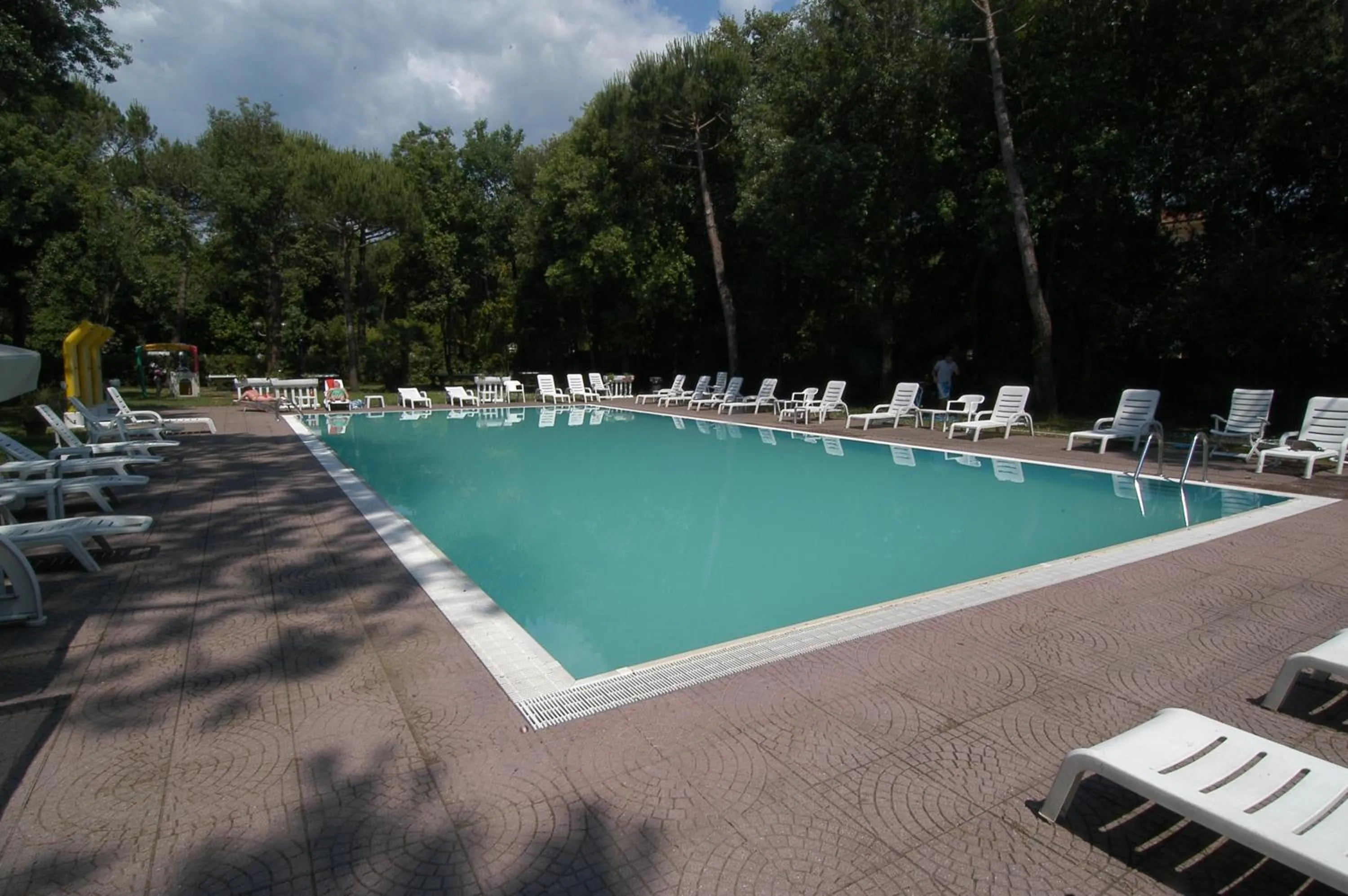 Swimming pool in Residence Il Fortino