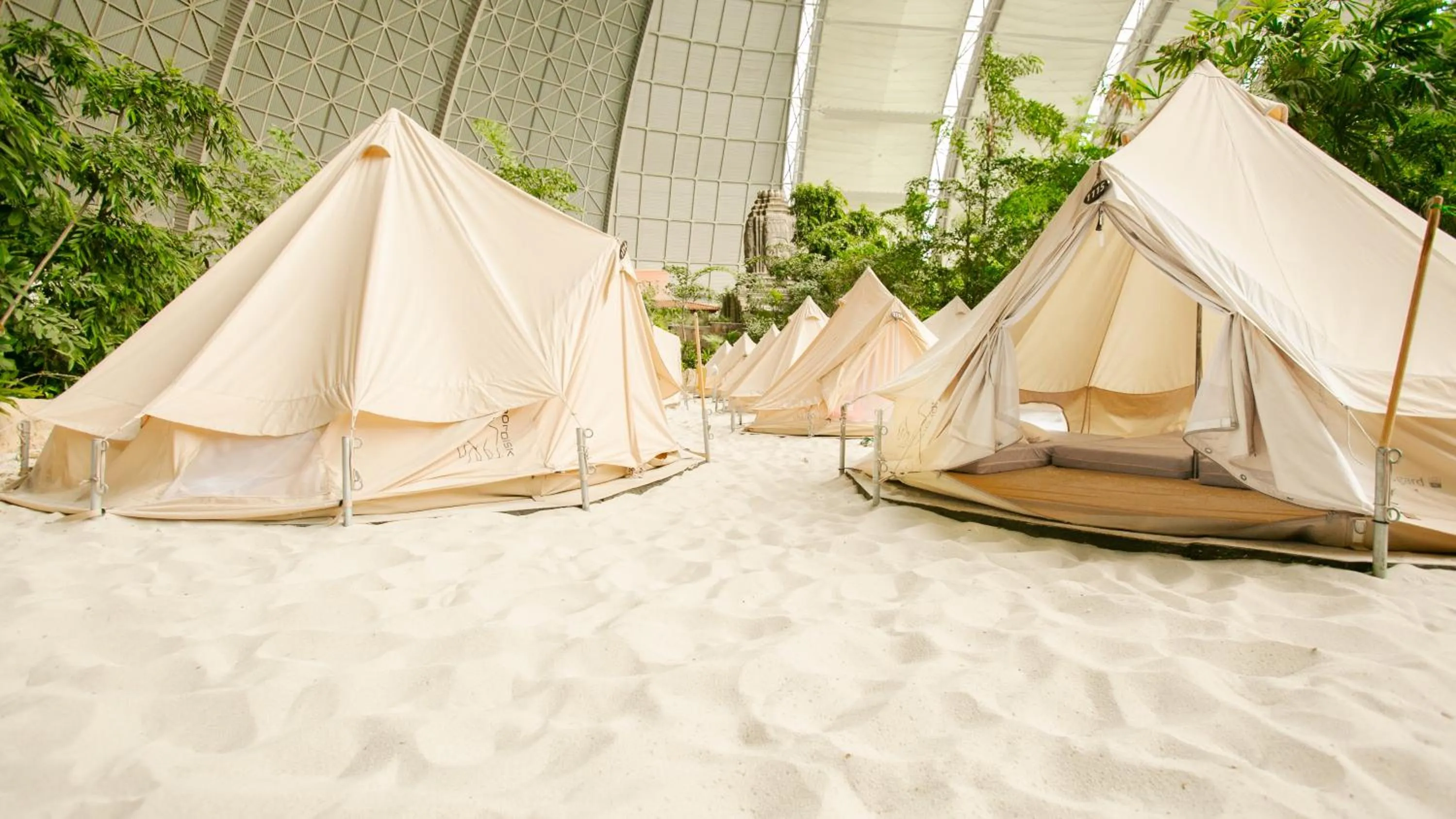 Photo of the whole room in Tropical Islands