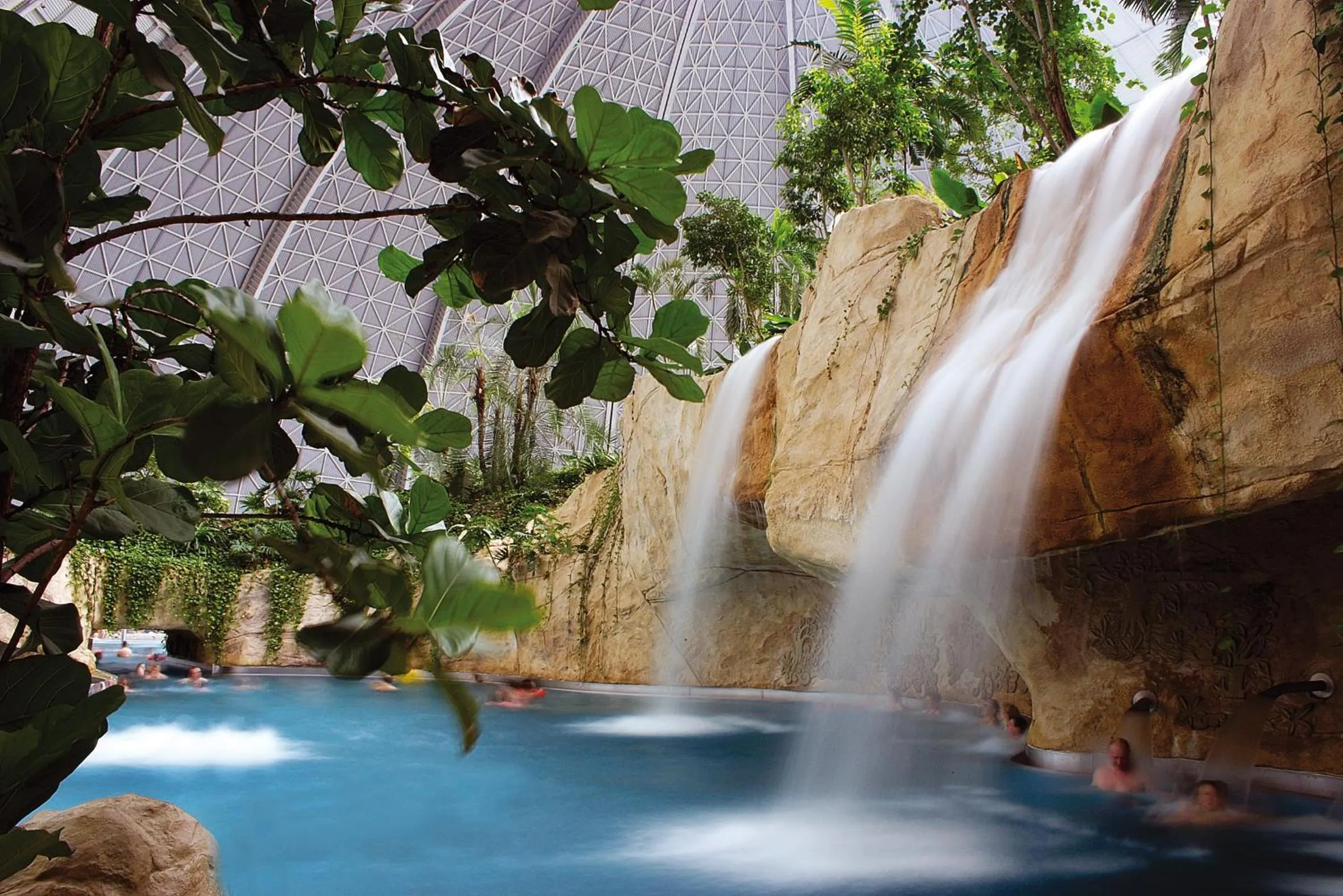 Area and facilities in Tropical Islands