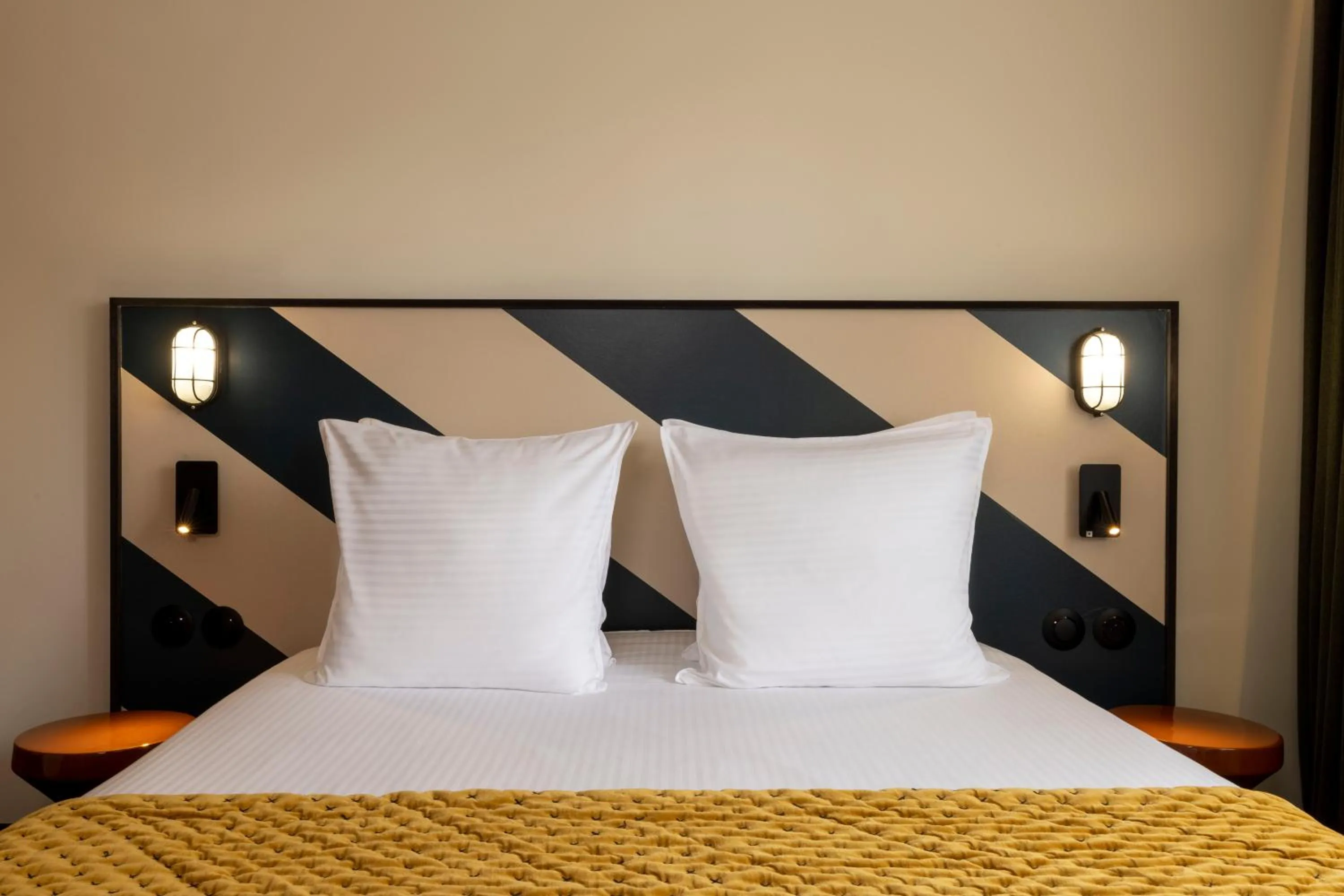 Bed in Best Western Plus Hotel Cargo