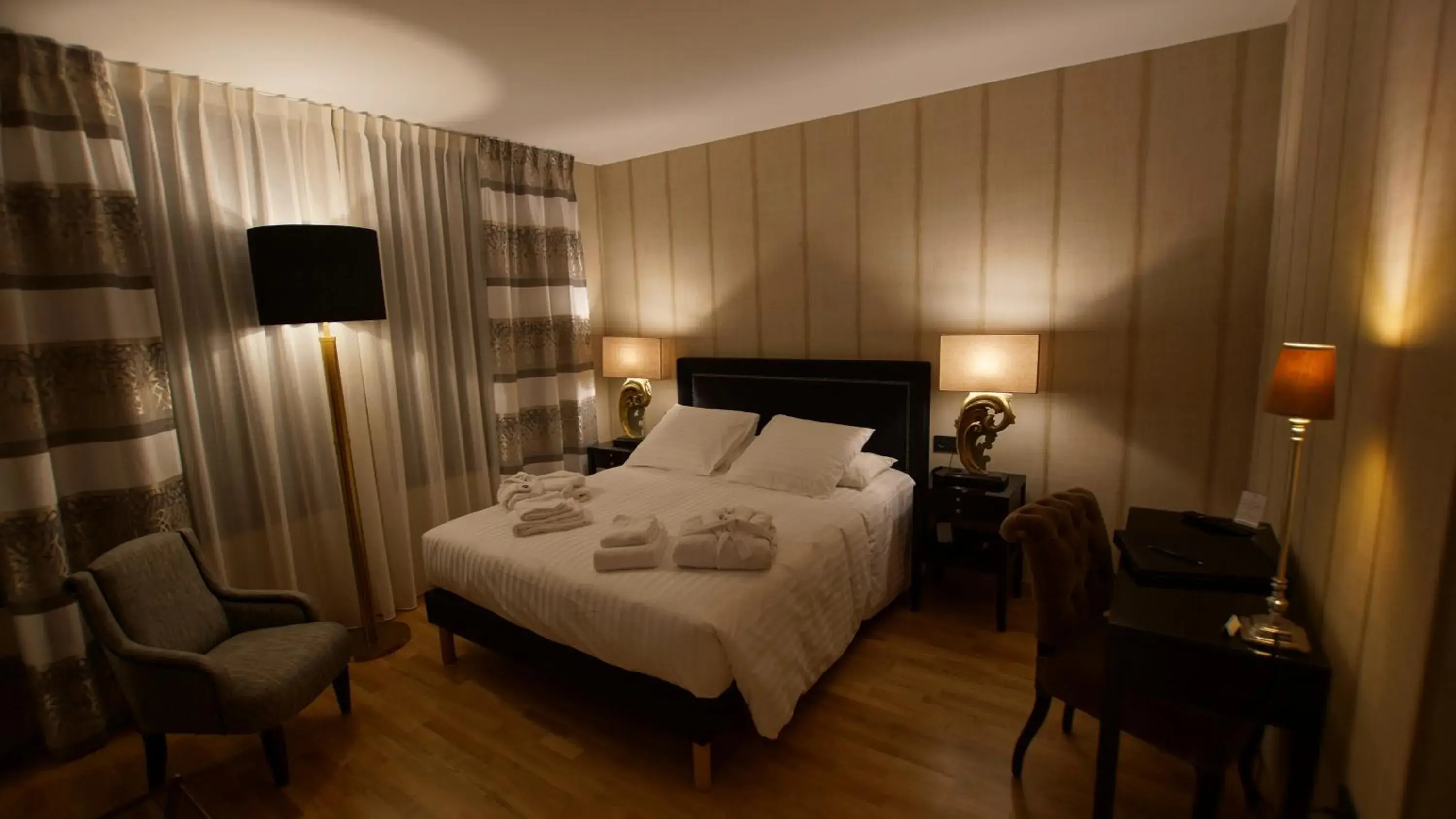 Superior Double Room - single occupancy in Hôtel de charme L'Orée du Parc Superior Double Room - single occupancy in Hôtel de charme L'Orée du Parc
