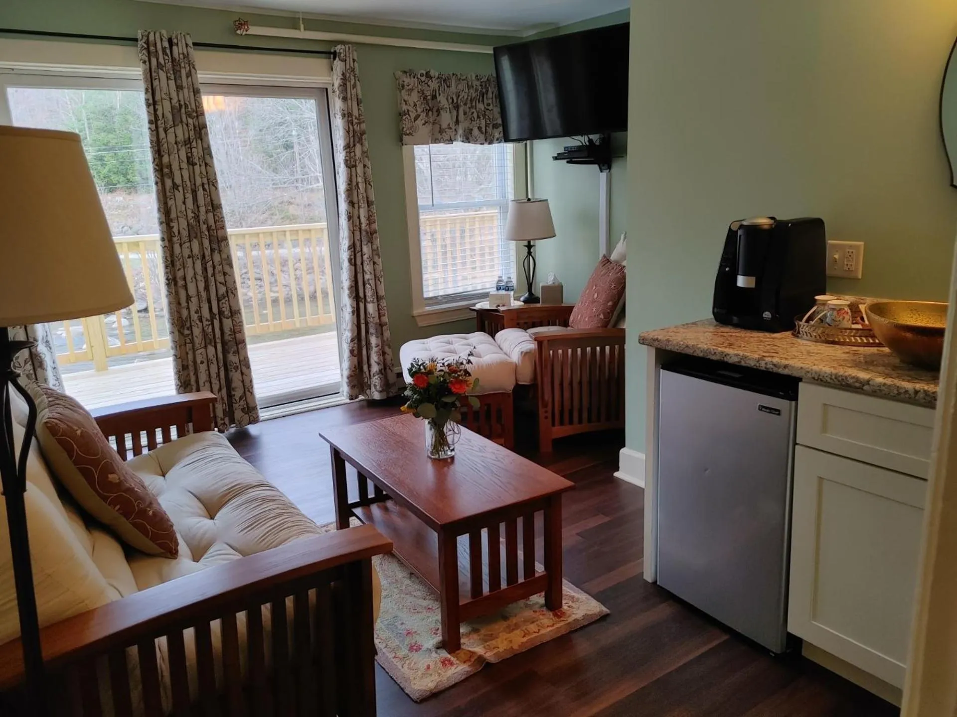 TV and multimedia in Inn at Ellis River