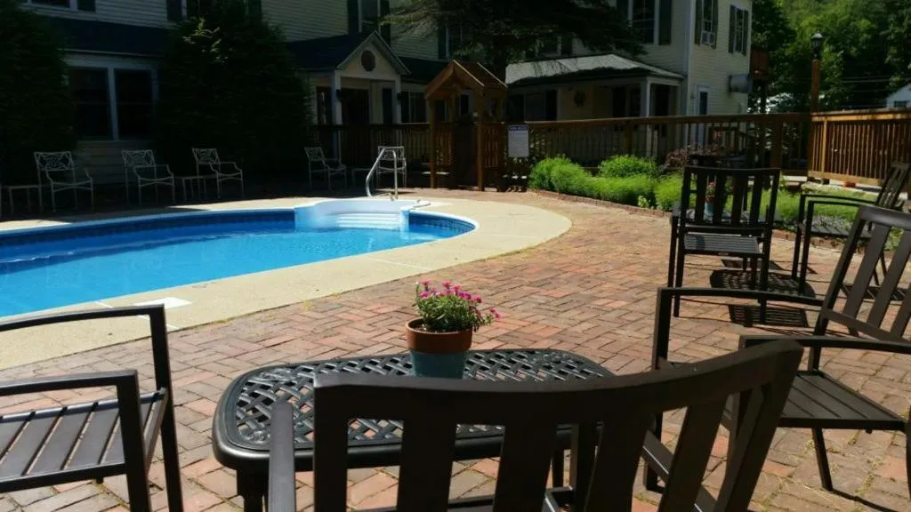 Patio in Inn at Ellis River