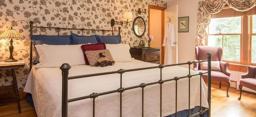 Bed in Inn at Ellis River