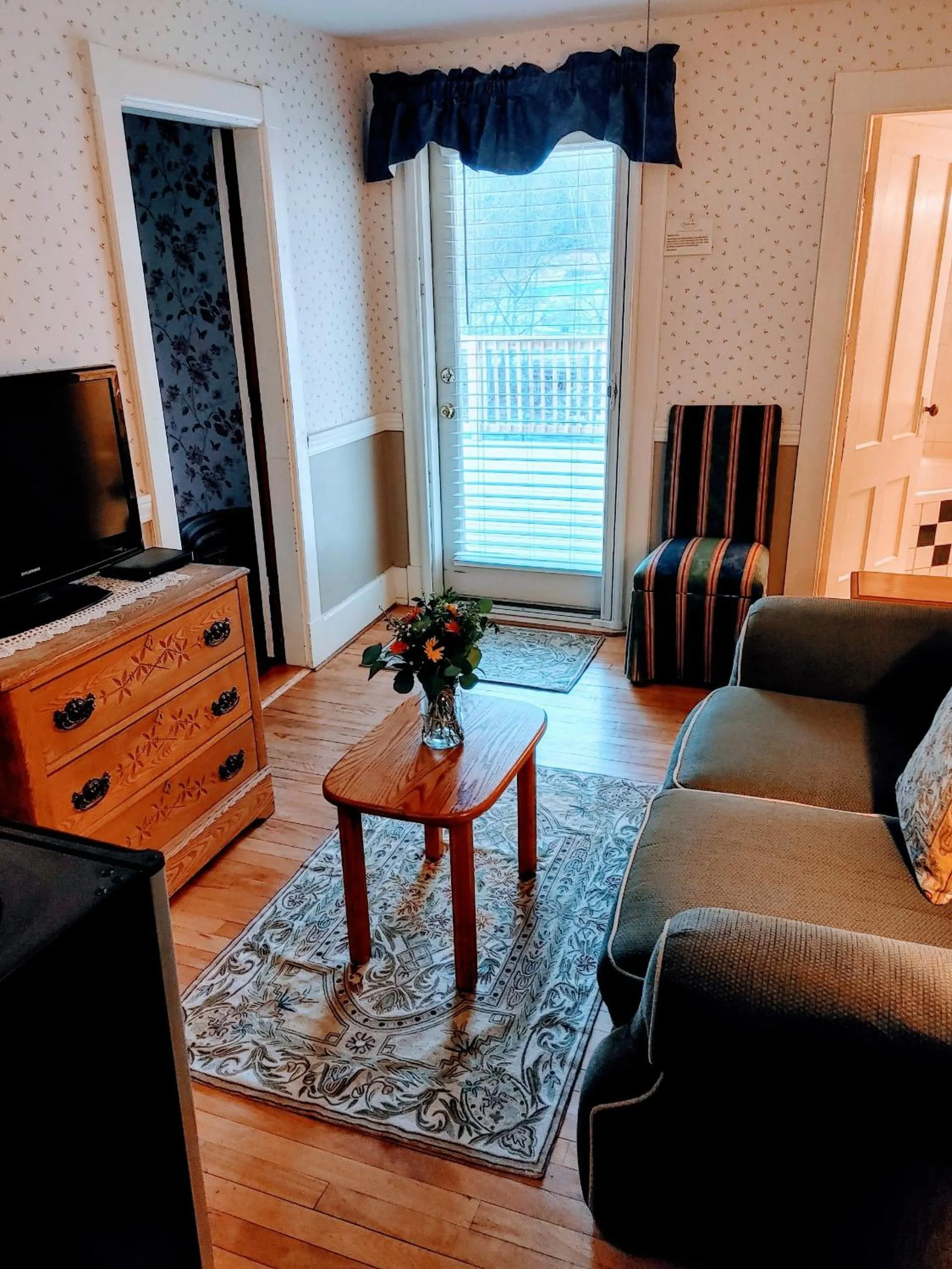 TV and multimedia in Inn at Ellis River