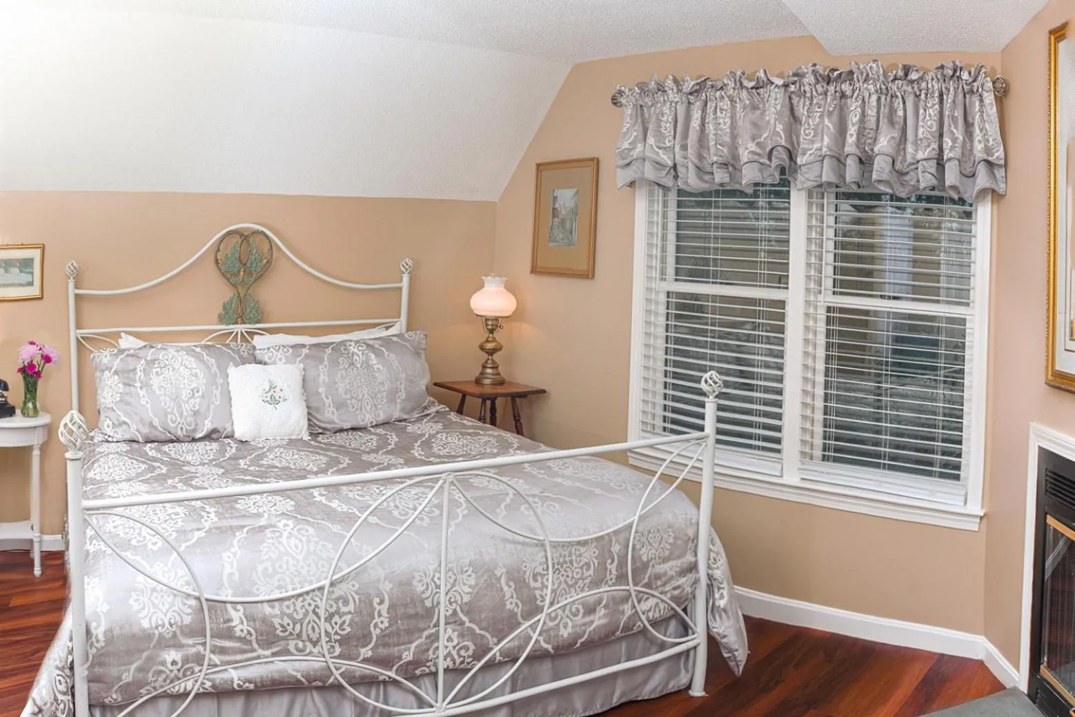 Bedroom, Bed in Inn at Ellis River