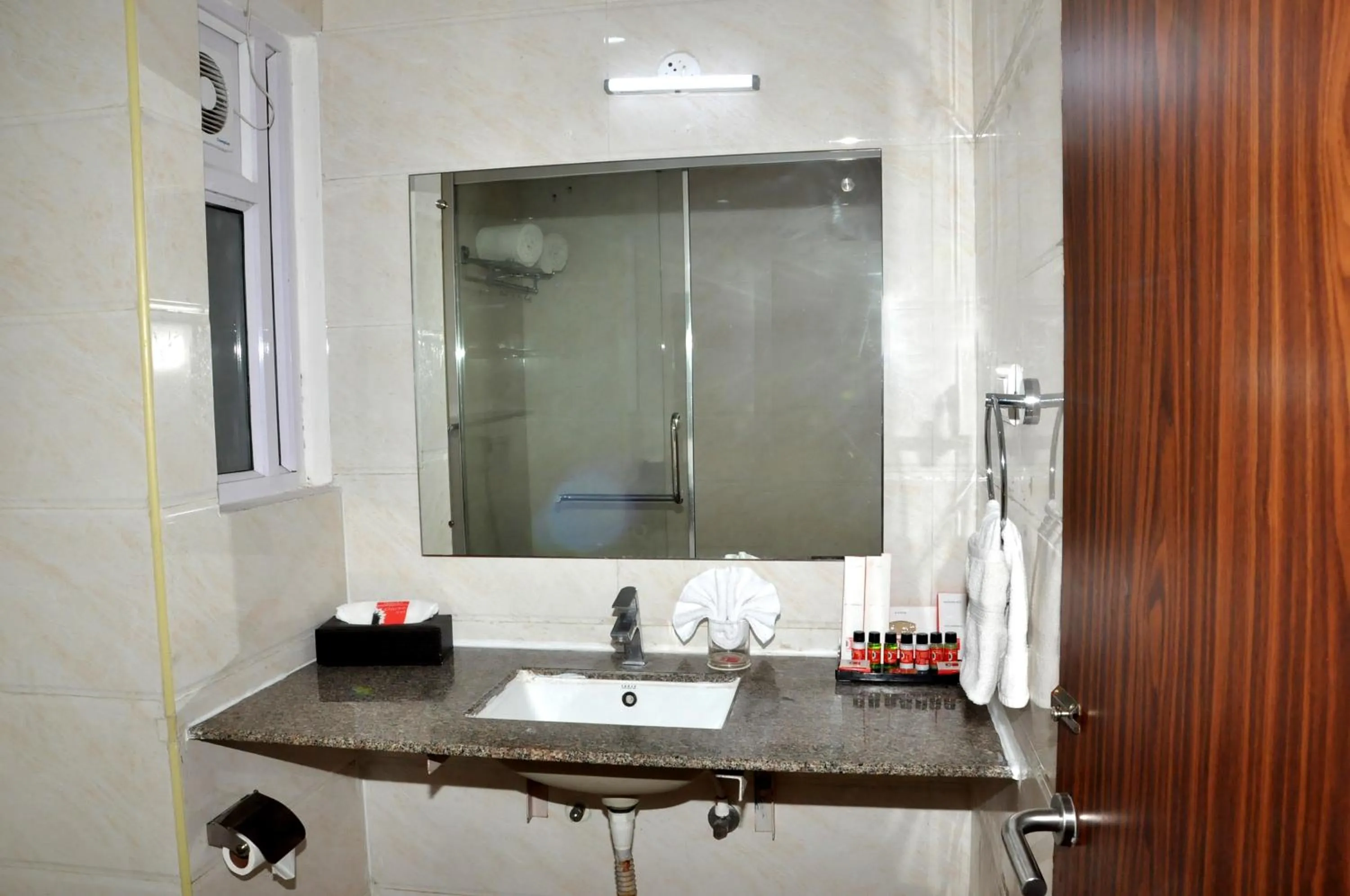Bathroom in Triguna Clarks Inn Kurnool
