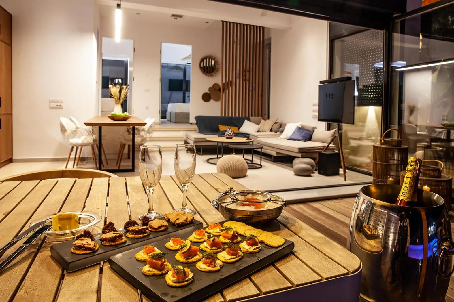 Food and drinks in Sun 'n Chill, Boutique Apartments & Beach Villa