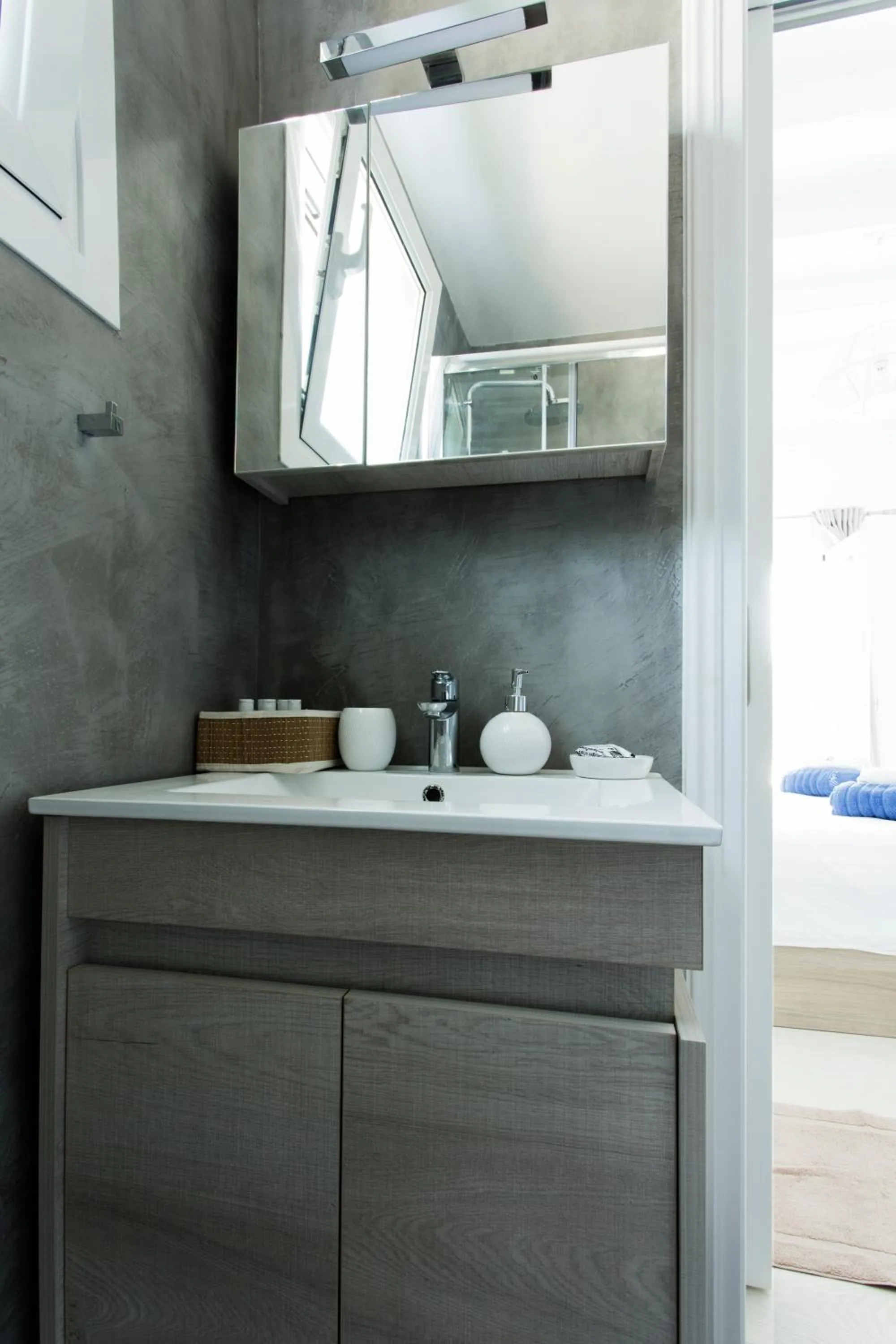 Bathroom in Sun 'n Chill, Boutique Apartments & Beach Villa