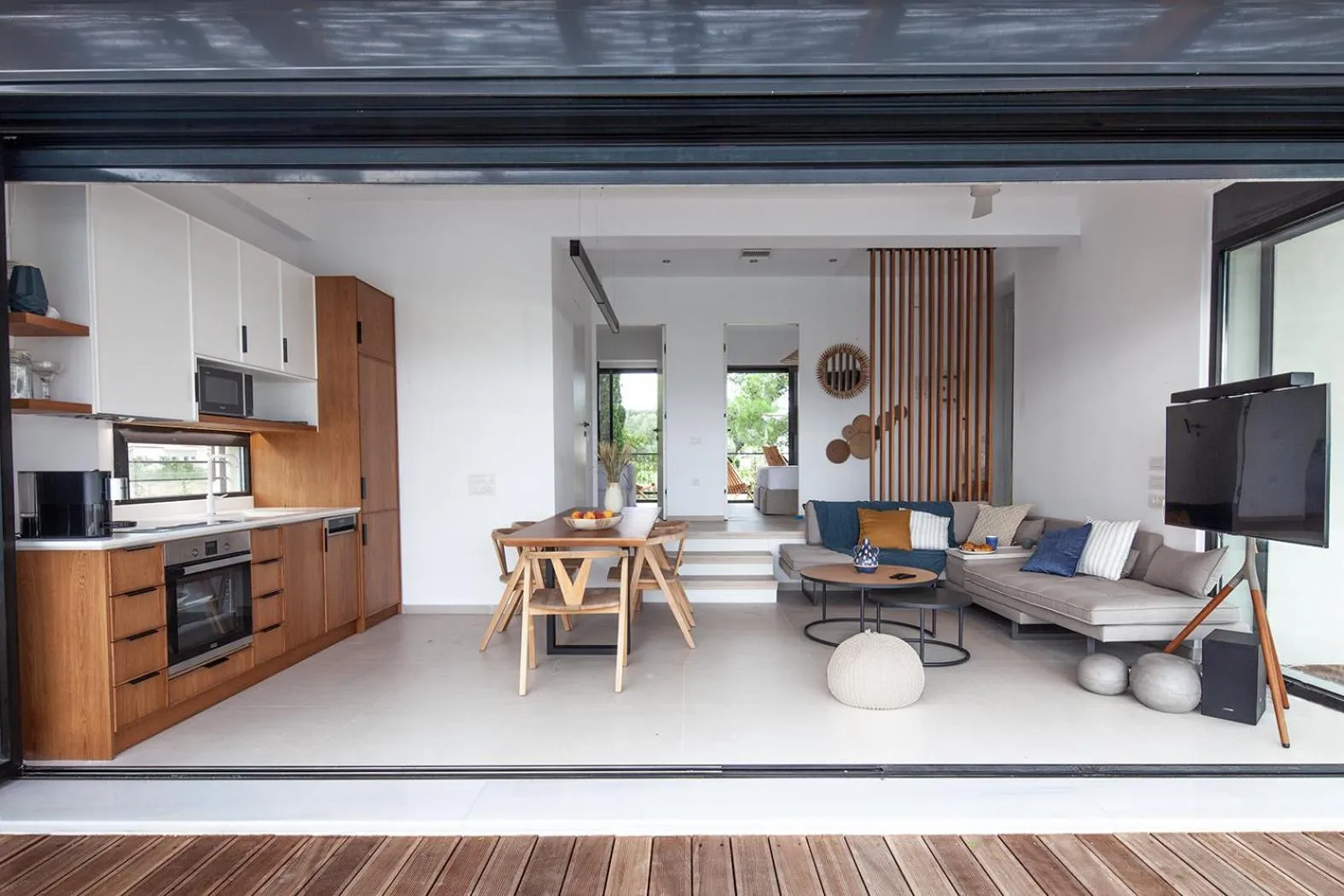 Kitchen or kitchenette in Sun 'n Chill, Boutique Apartments & Beach Villa