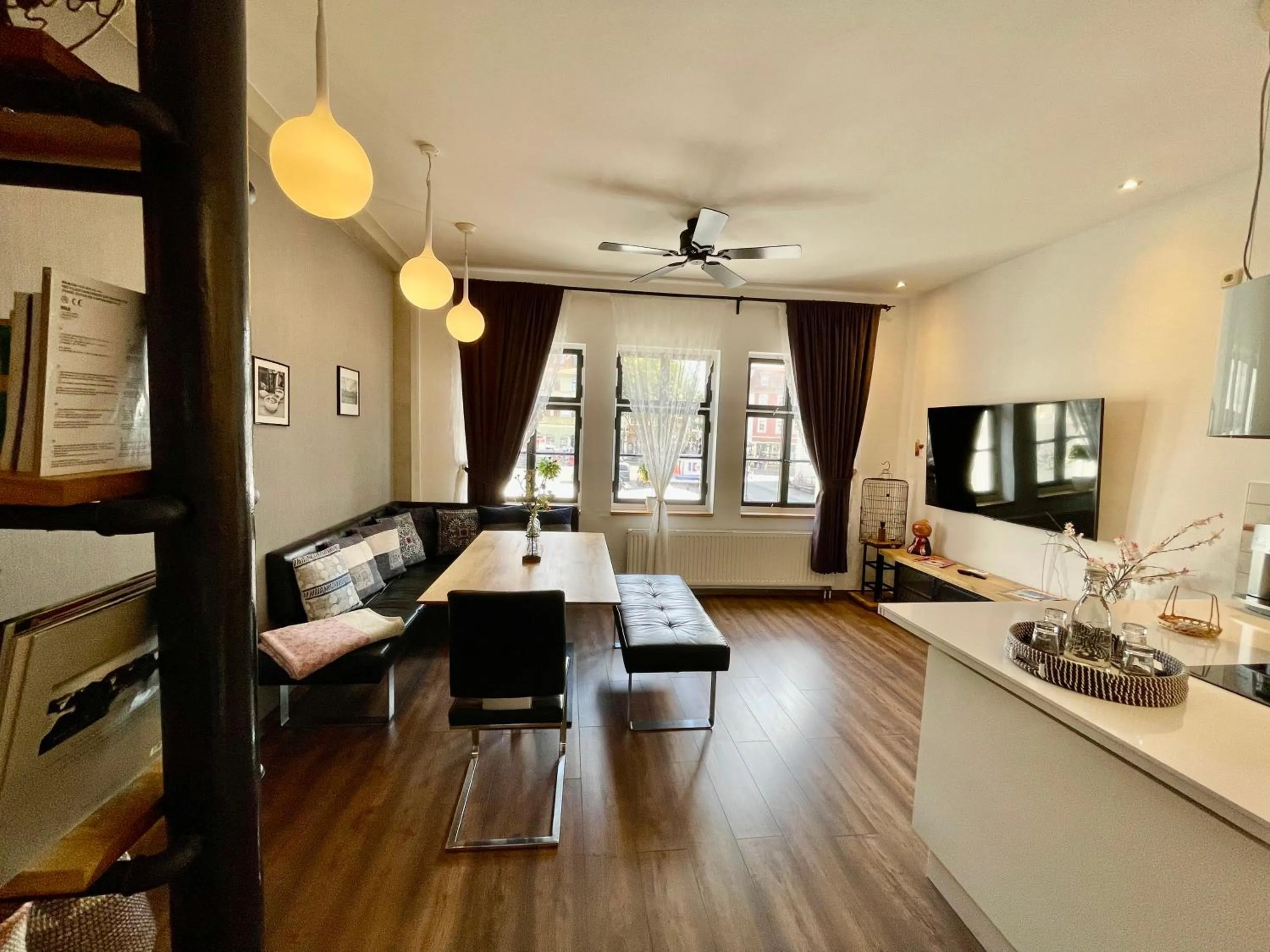 TV and multimedia in 36 Phô Cô Hotel & Suites