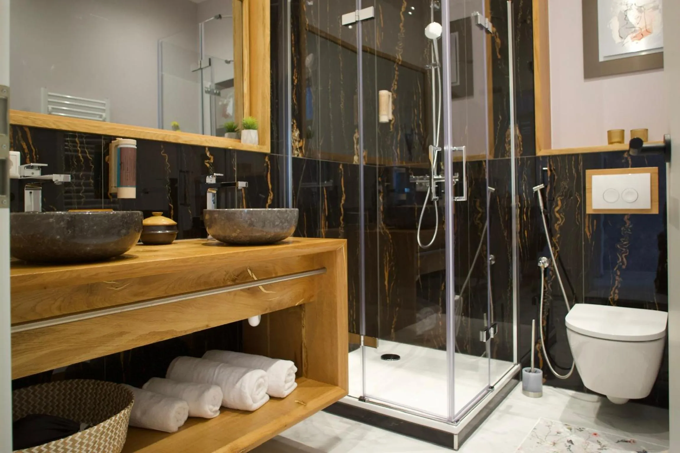 Shower in 36 Phô Cô Hotel & Suites