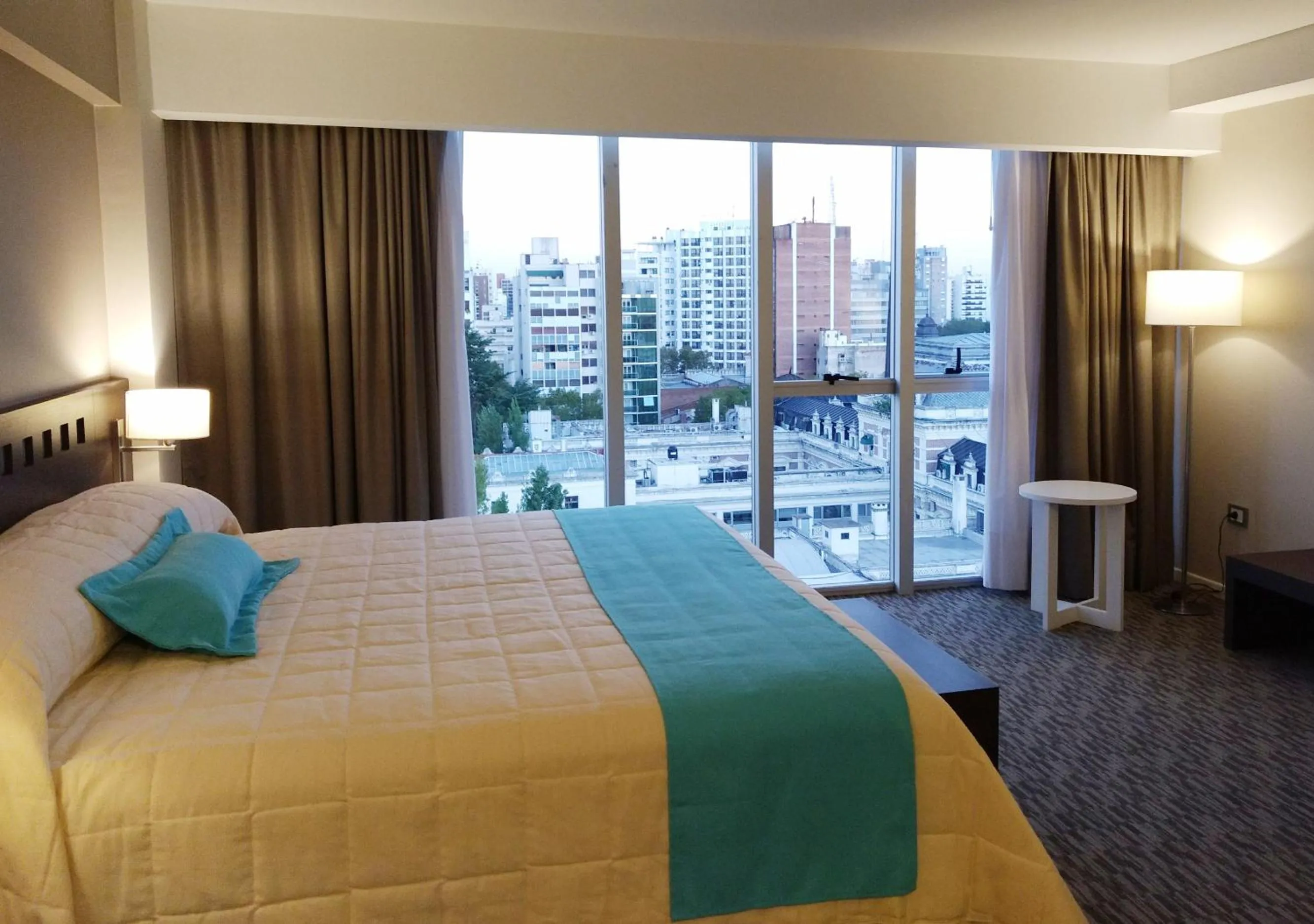 City view, Bed in Days Inn & Suites by Wyndham La Plata