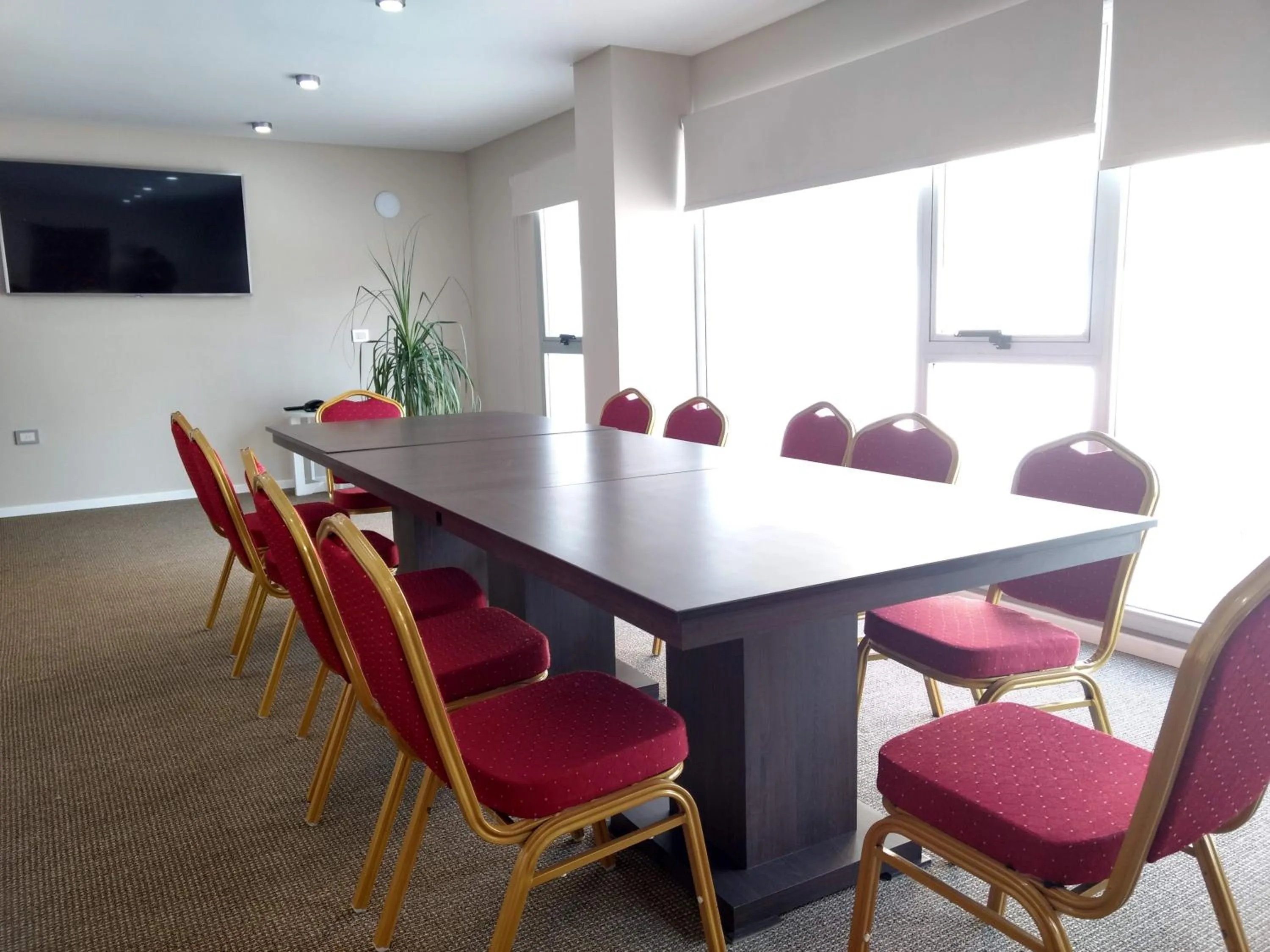 Meeting/conference room in Days Inn & Suites by Wyndham La Plata