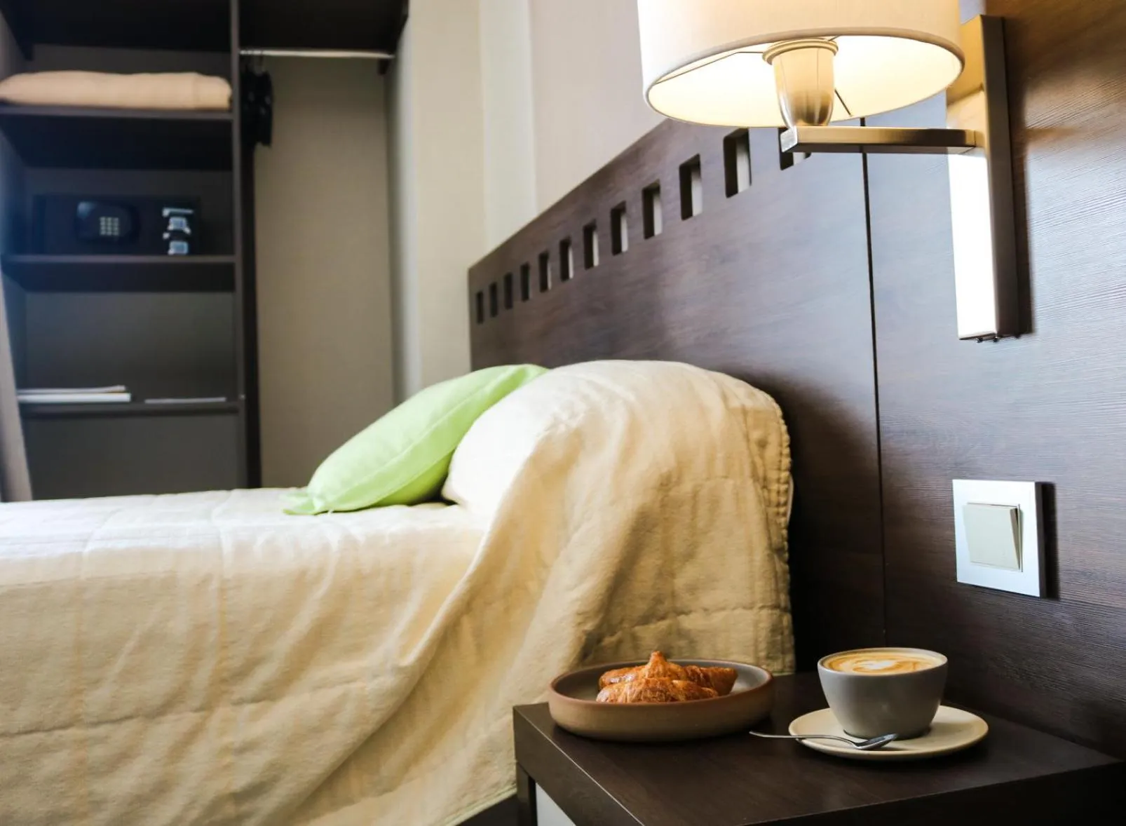 Bed in Days Inn & Suites by Wyndham La Plata