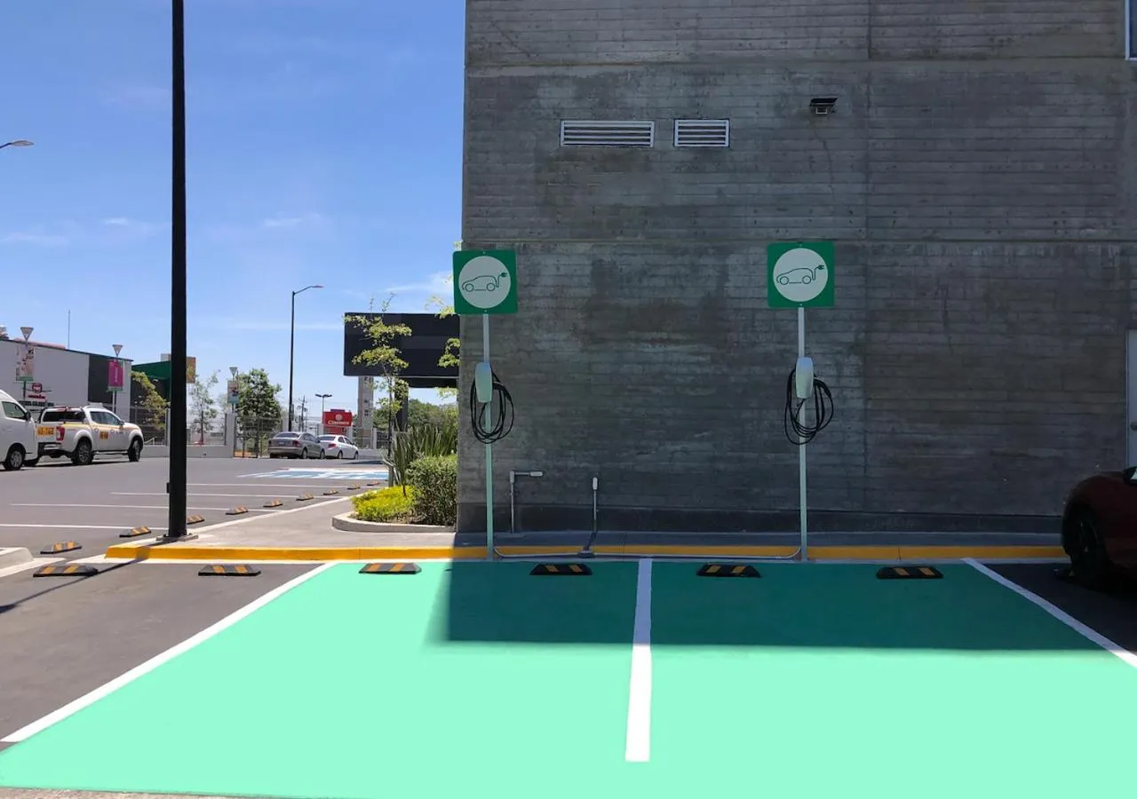 Parking in Microtel Inn & Suites by Wyndham San Luis Potosi