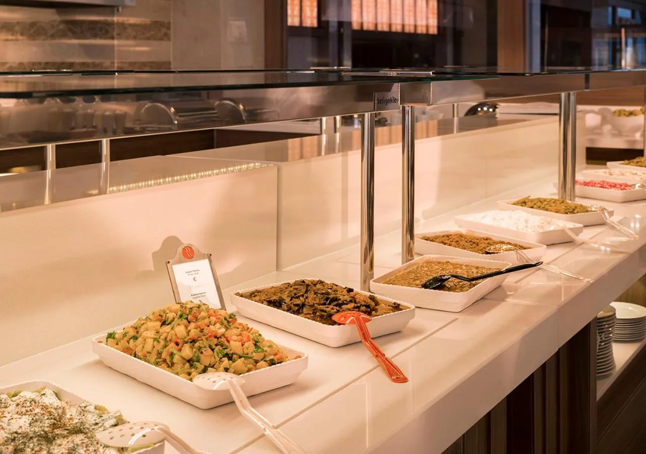 Food and drinks in Ramada Plaza by Wyndham Rize