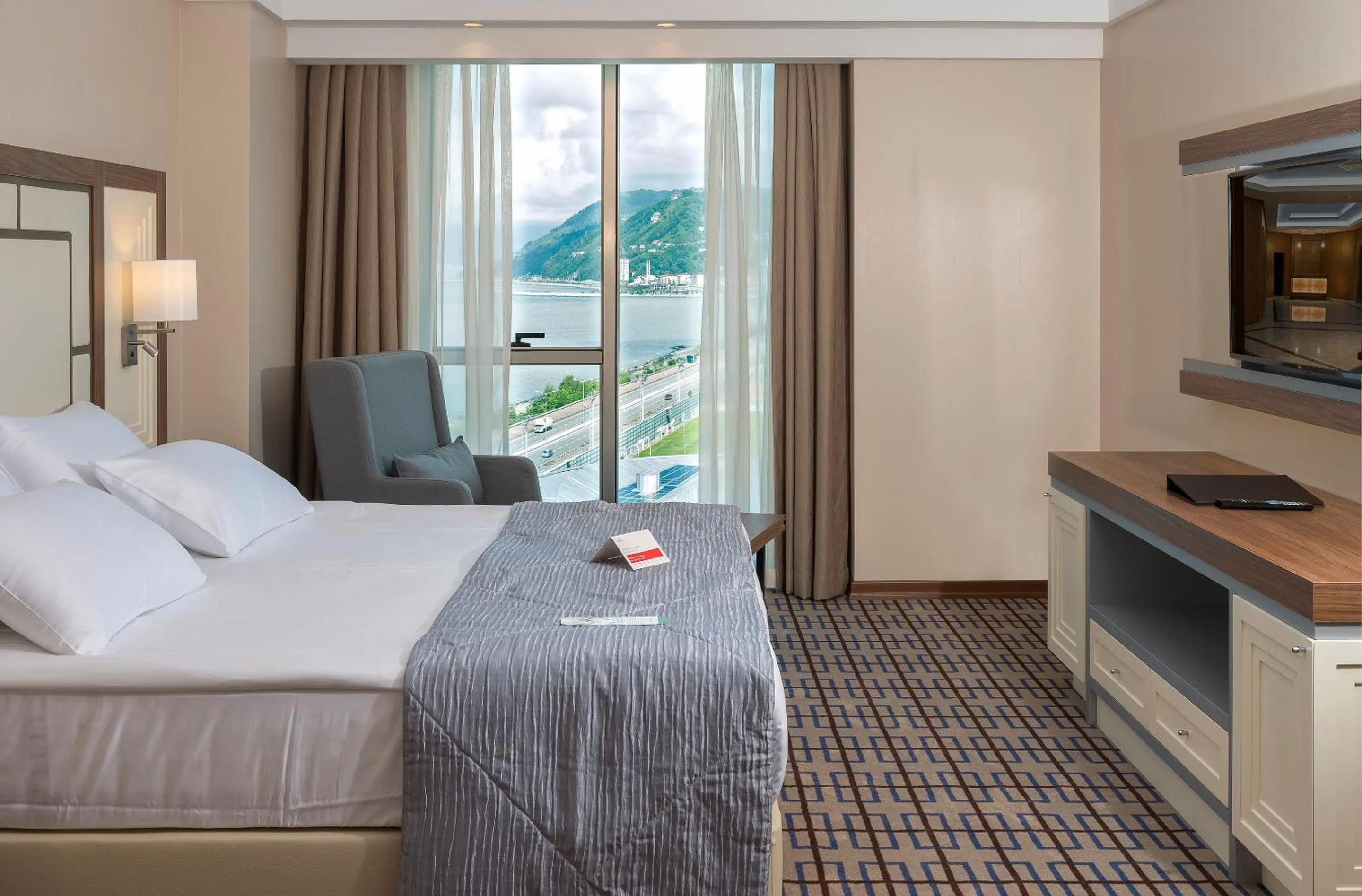 City view, Bed in Ramada Plaza by Wyndham Rize