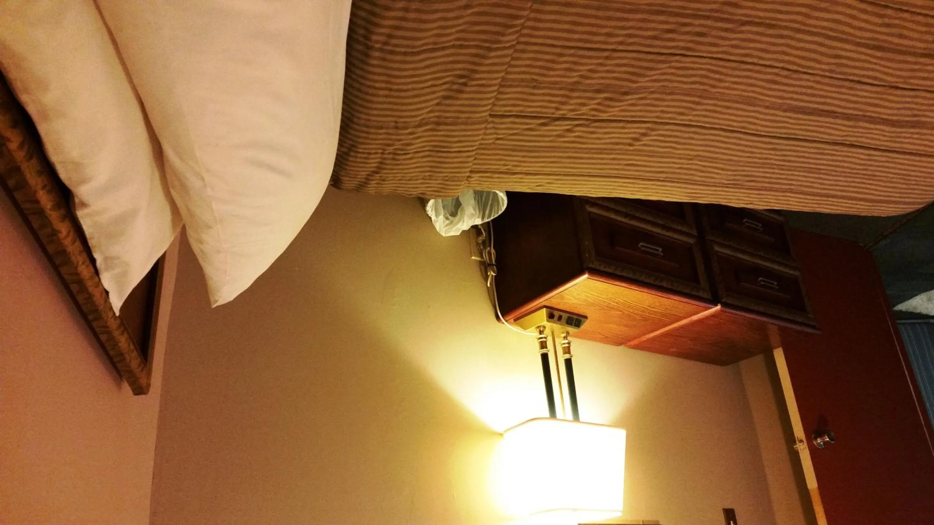 Bed in A Voyageur's Guest House