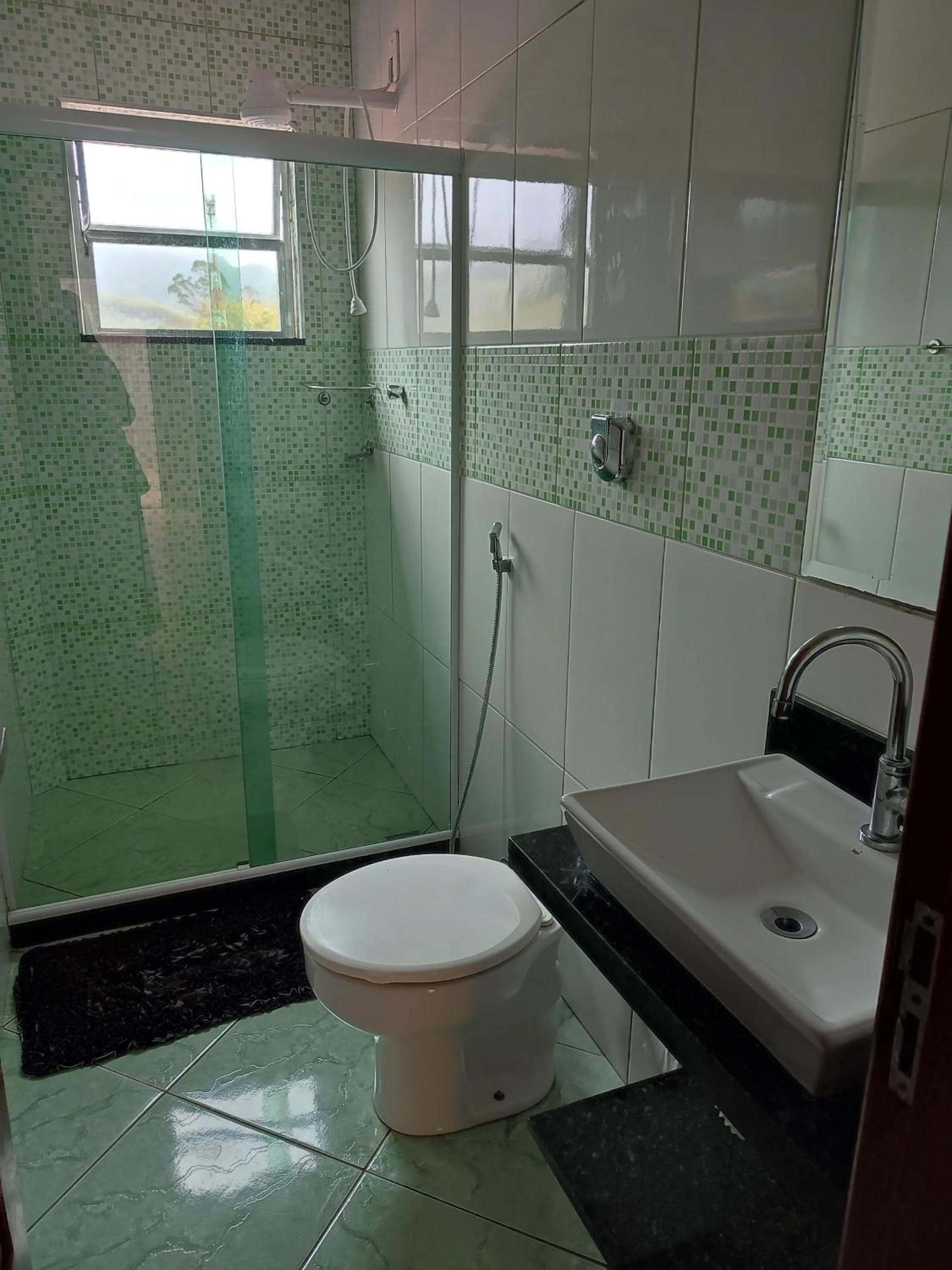 Shower in Hotel Lumiar