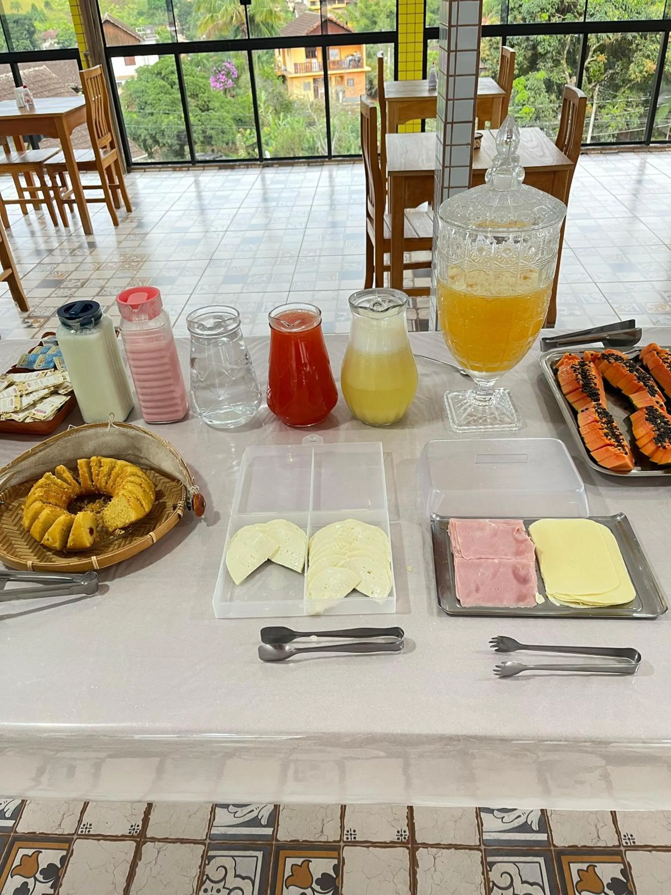 Breakfast in Hotel Lumiar