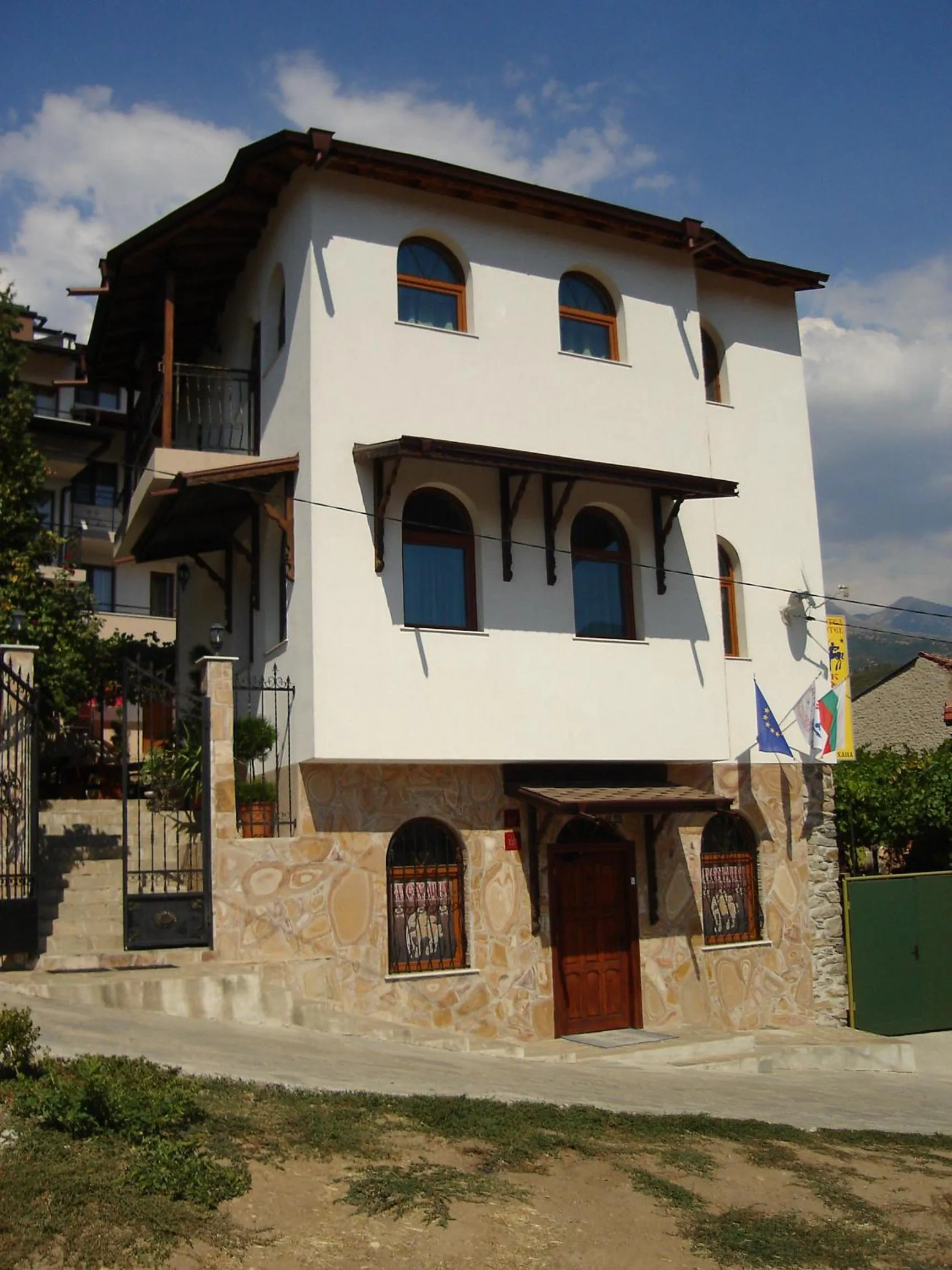 Facade/entrance in Centaur Family Hotel
