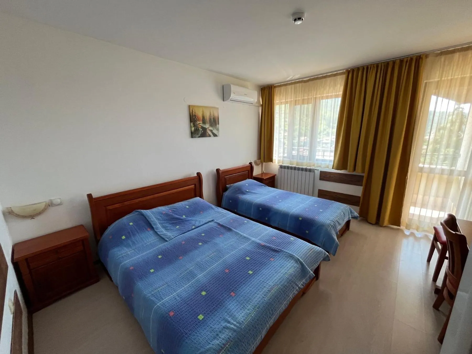 Photo of the whole room, Bed in Centaur Family Hotel