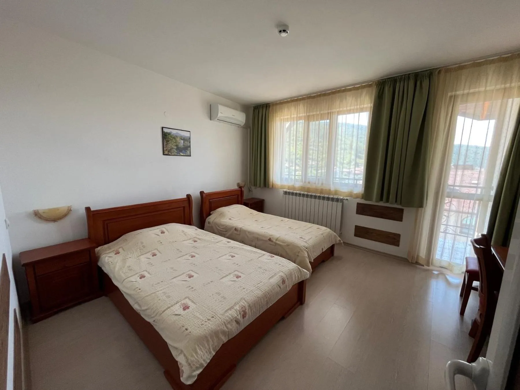 Photo of the whole room, Bed in Centaur Family Hotel