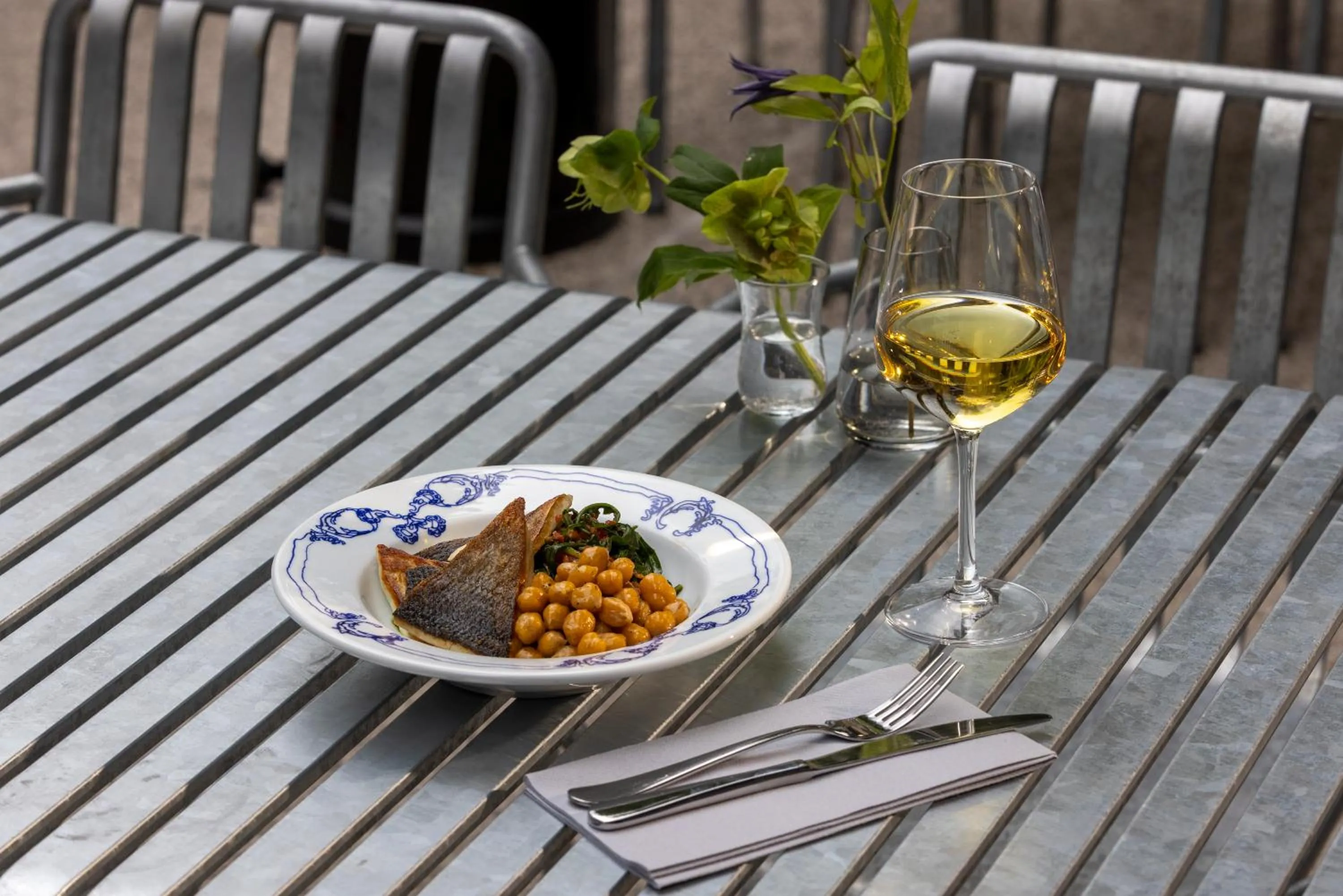 Restaurant/places to eat in Perianth Hotel, a Member of Design Hotels