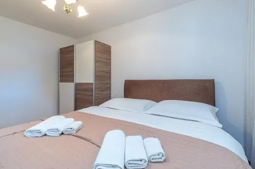 Apartment Ema