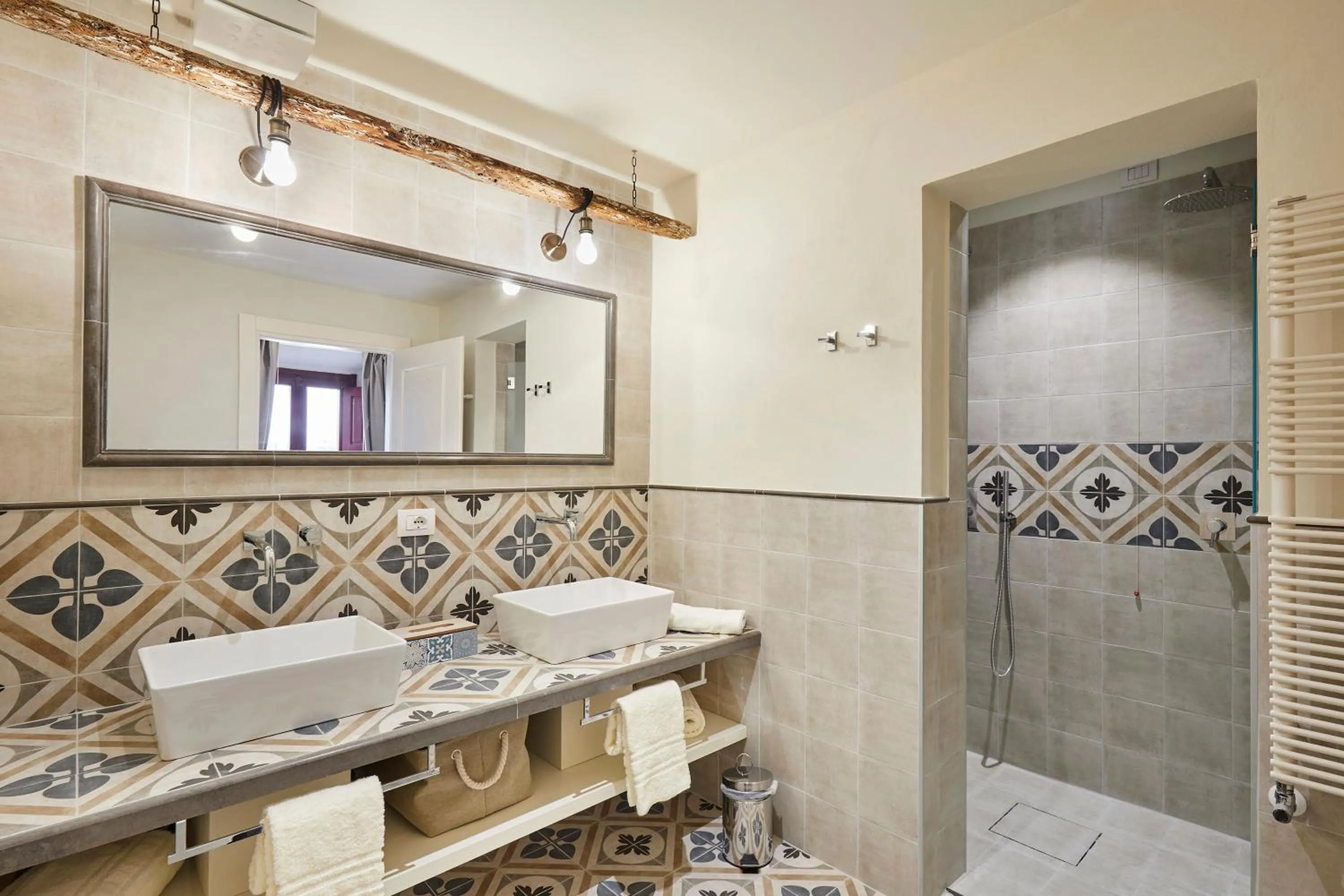 Shower in Tenuta di Artimino member of Meliá Collection Wine Resort