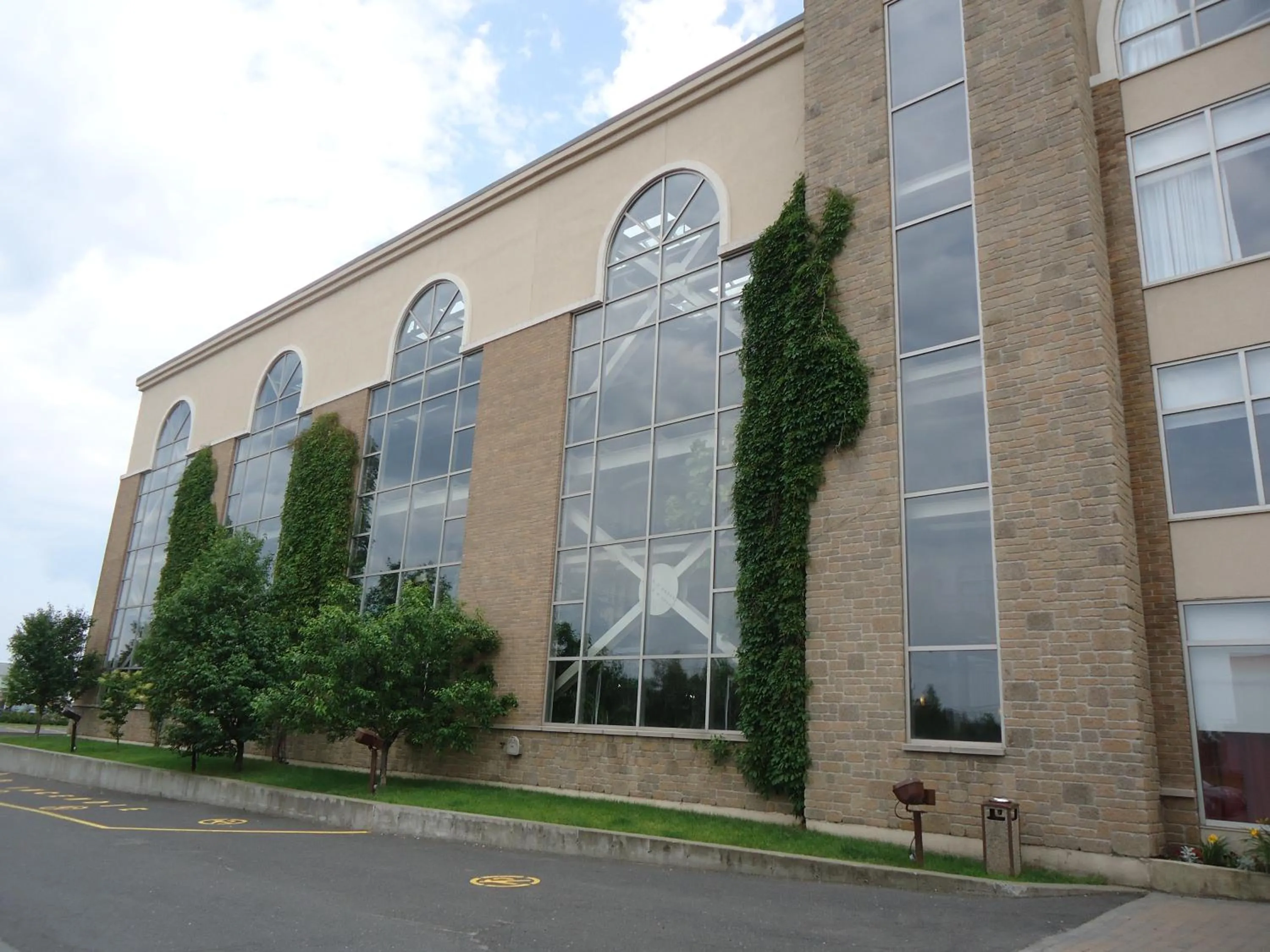 Property building in Hotel L'Oie des neiges