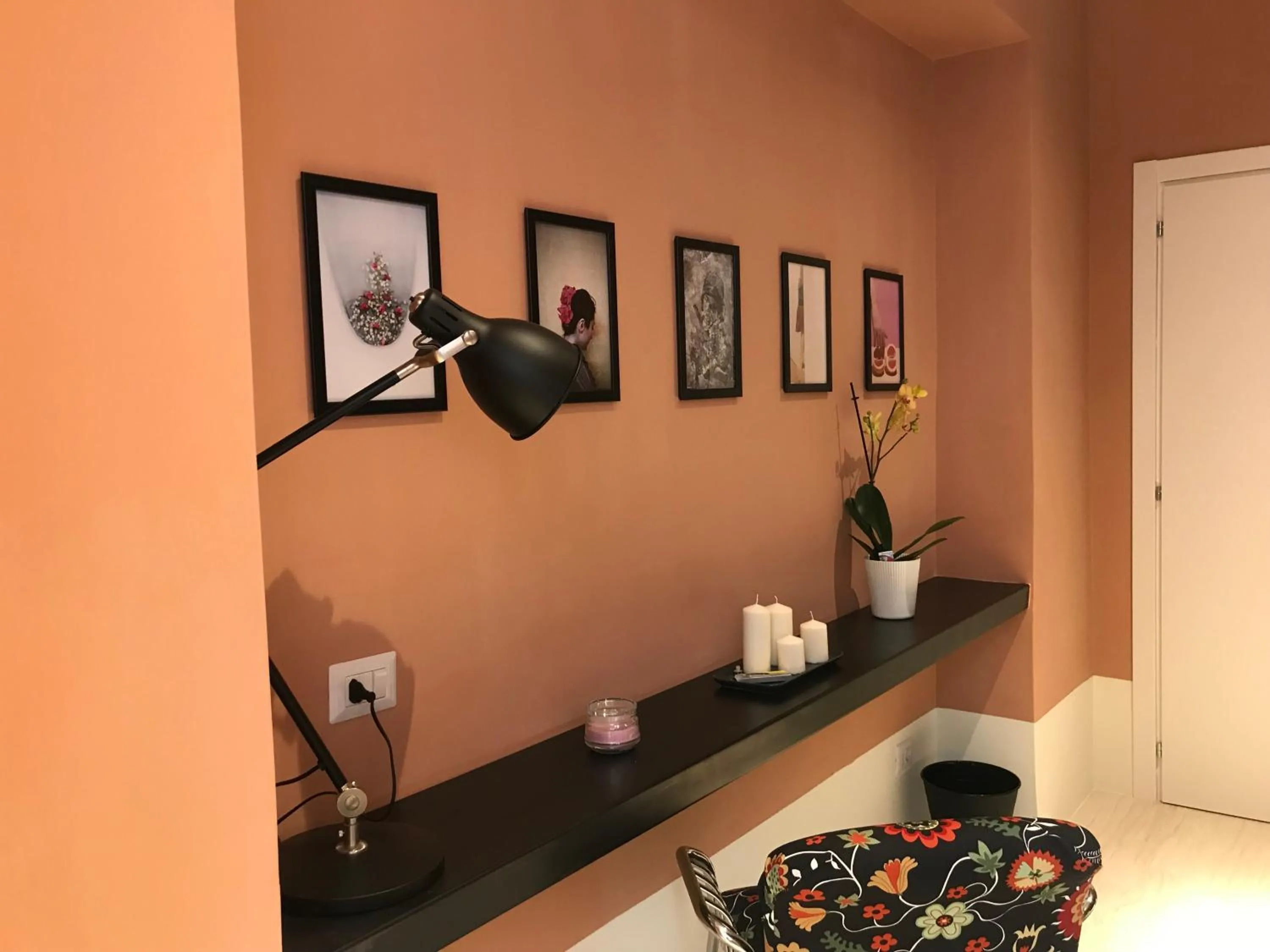 Photo of the whole room in TreSette Toledo