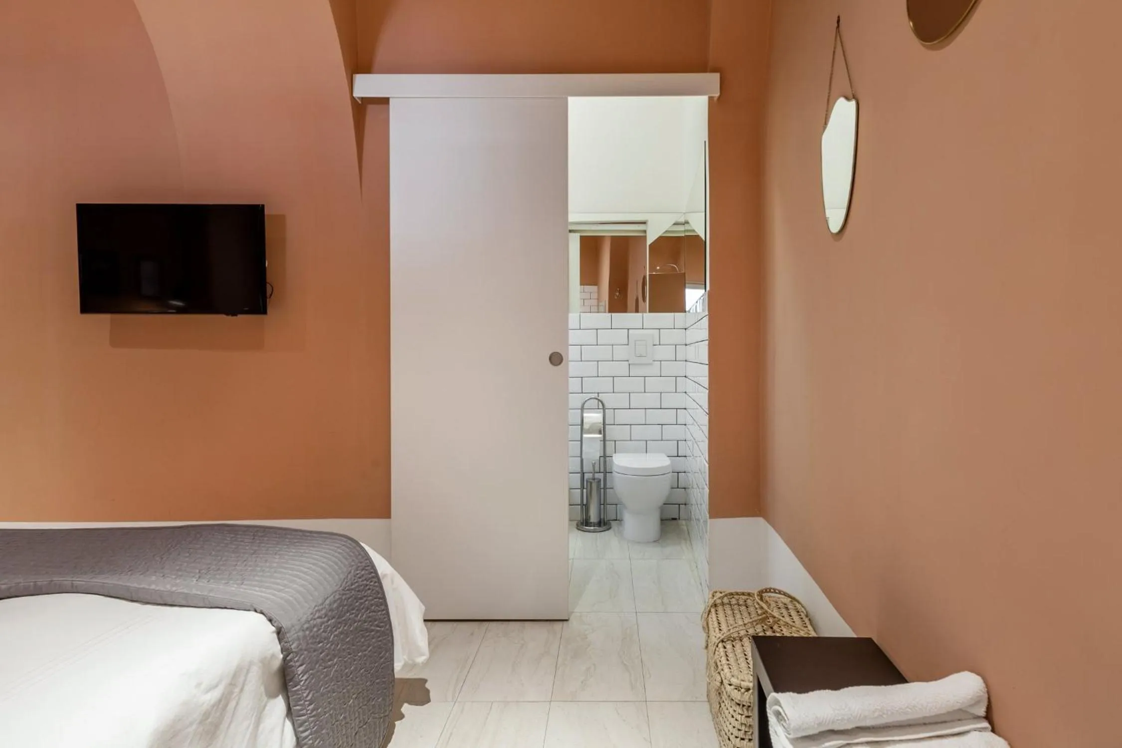 Bathroom, Bed in TreSette Toledo