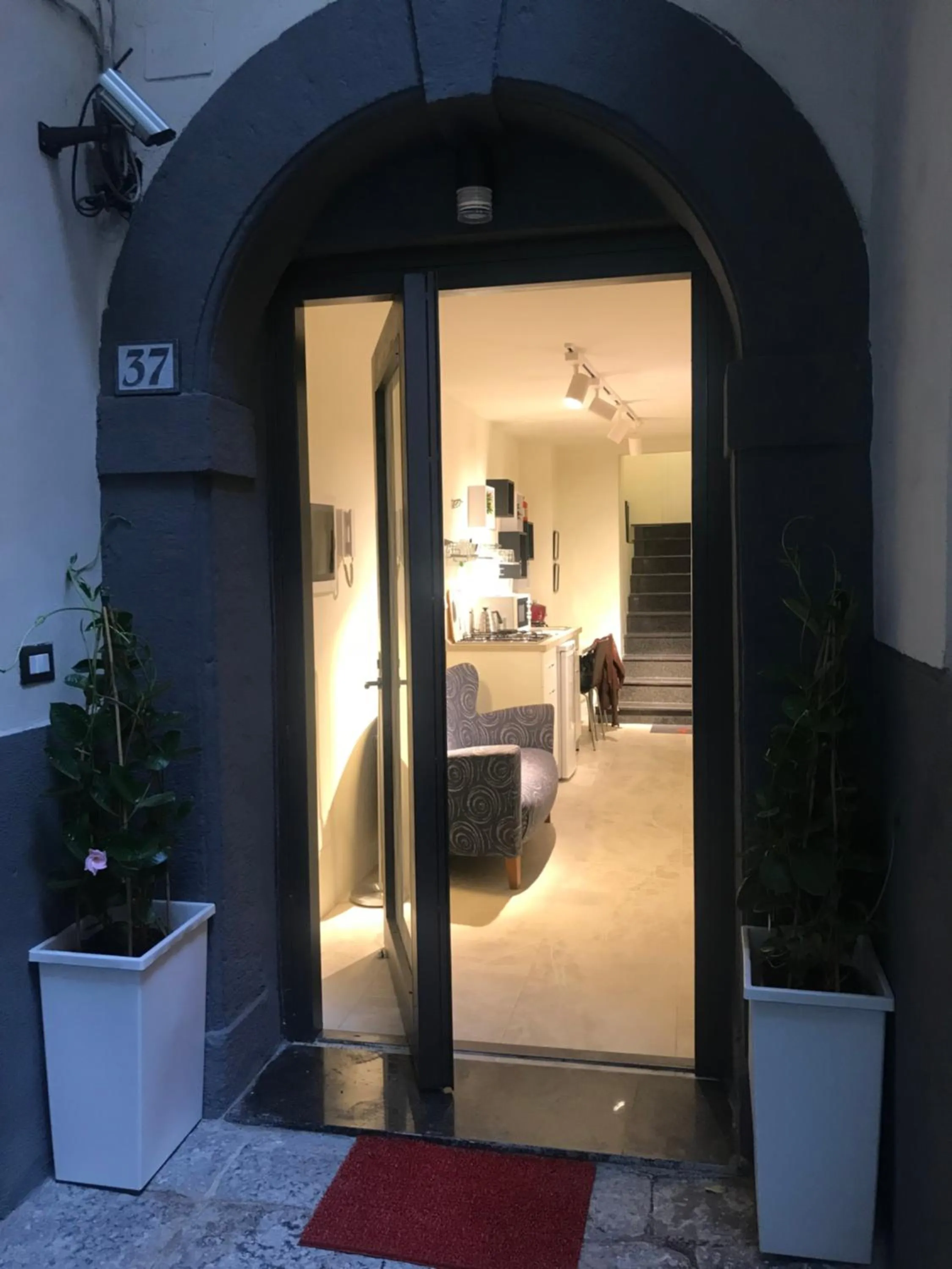 Facade/entrance, Bed in TreSette Toledo