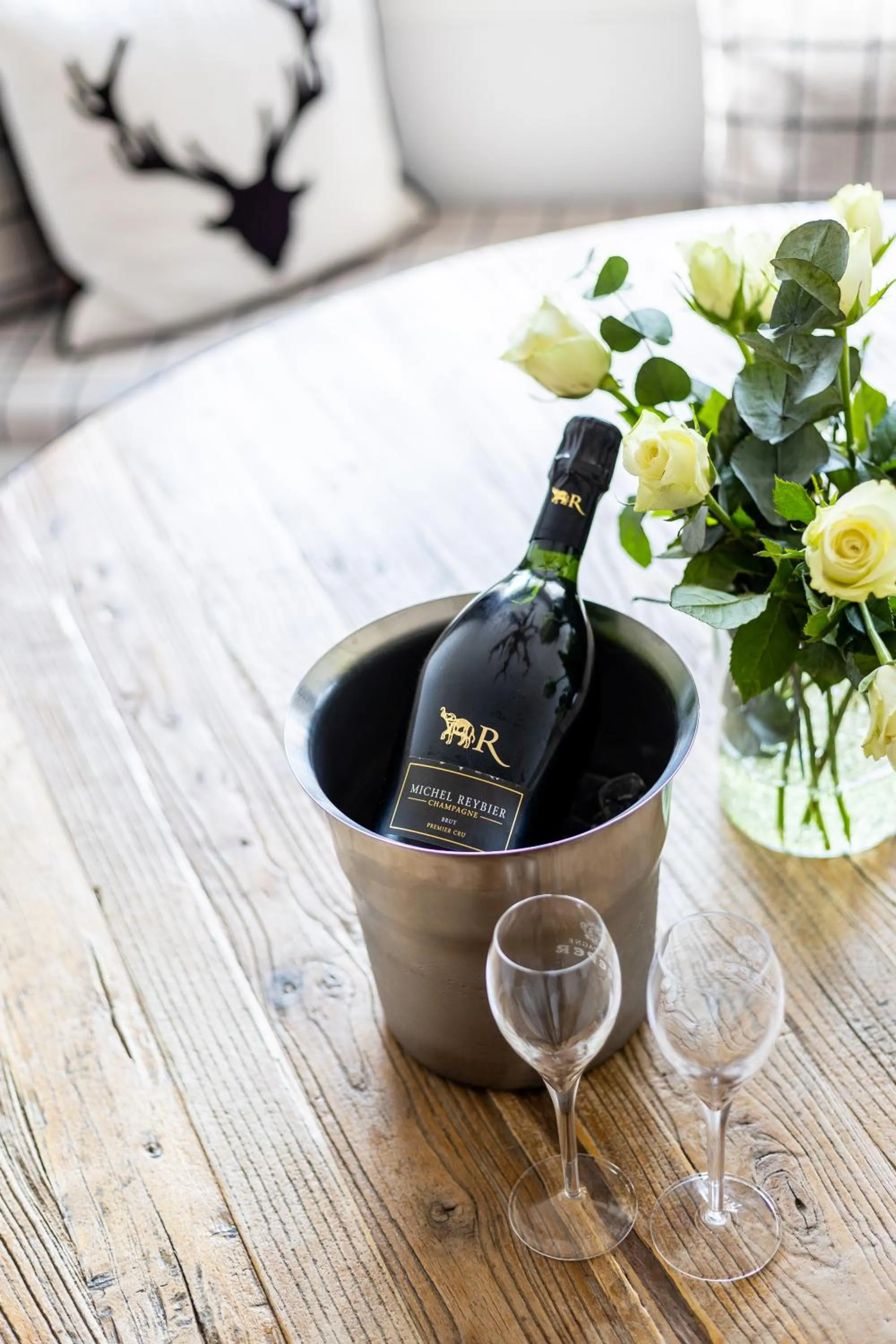 Alcoholic drinks in Soldanella by Hotel Adula