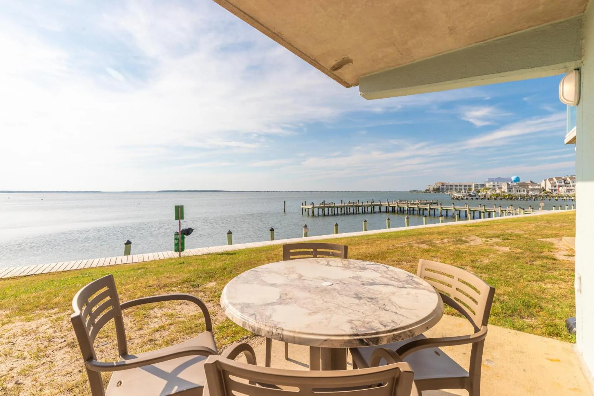 Three-Bedroom Apartment with Water View in Bay Club Resort