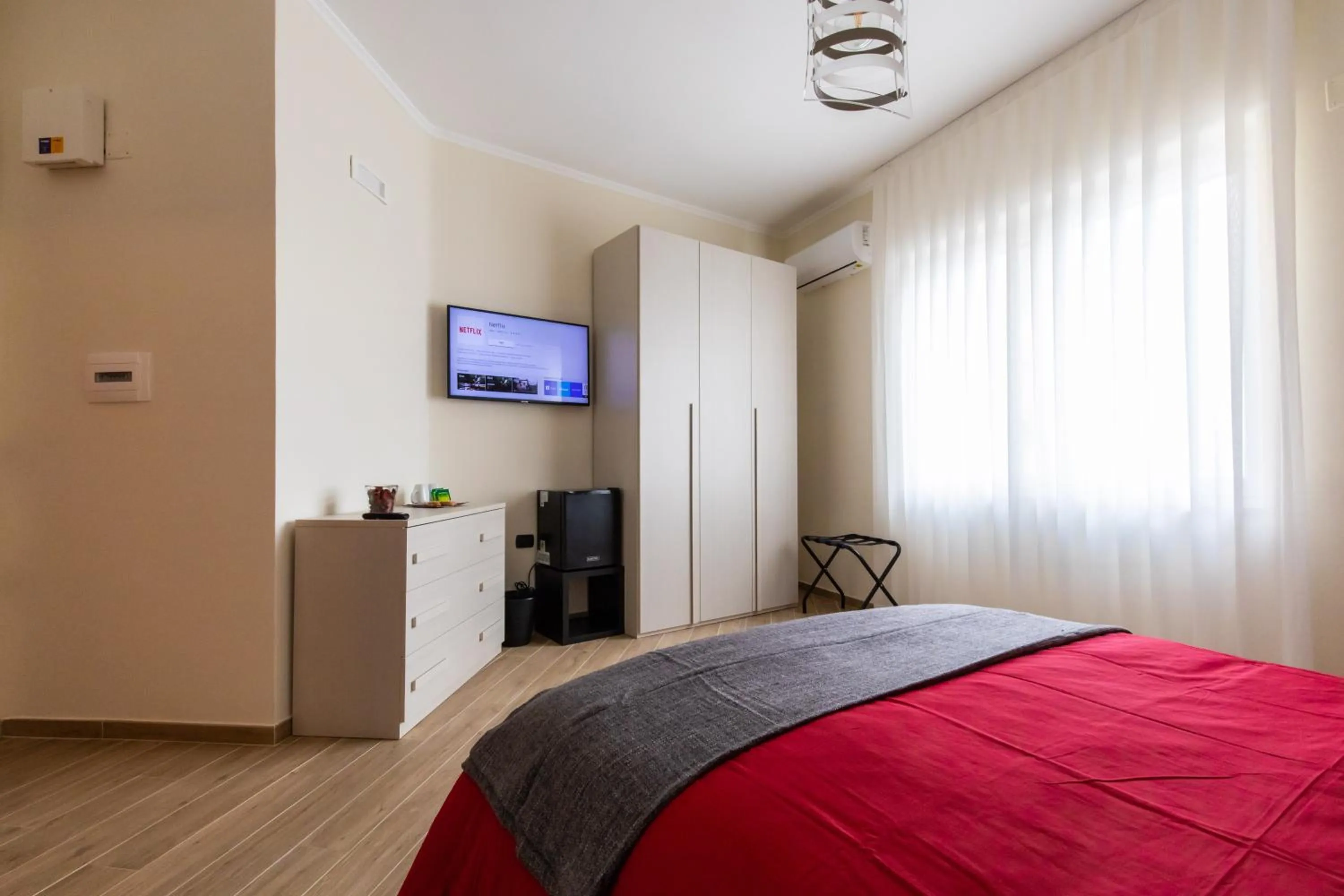 Photo of the whole room, Bed in Napoli d'Amare B&B