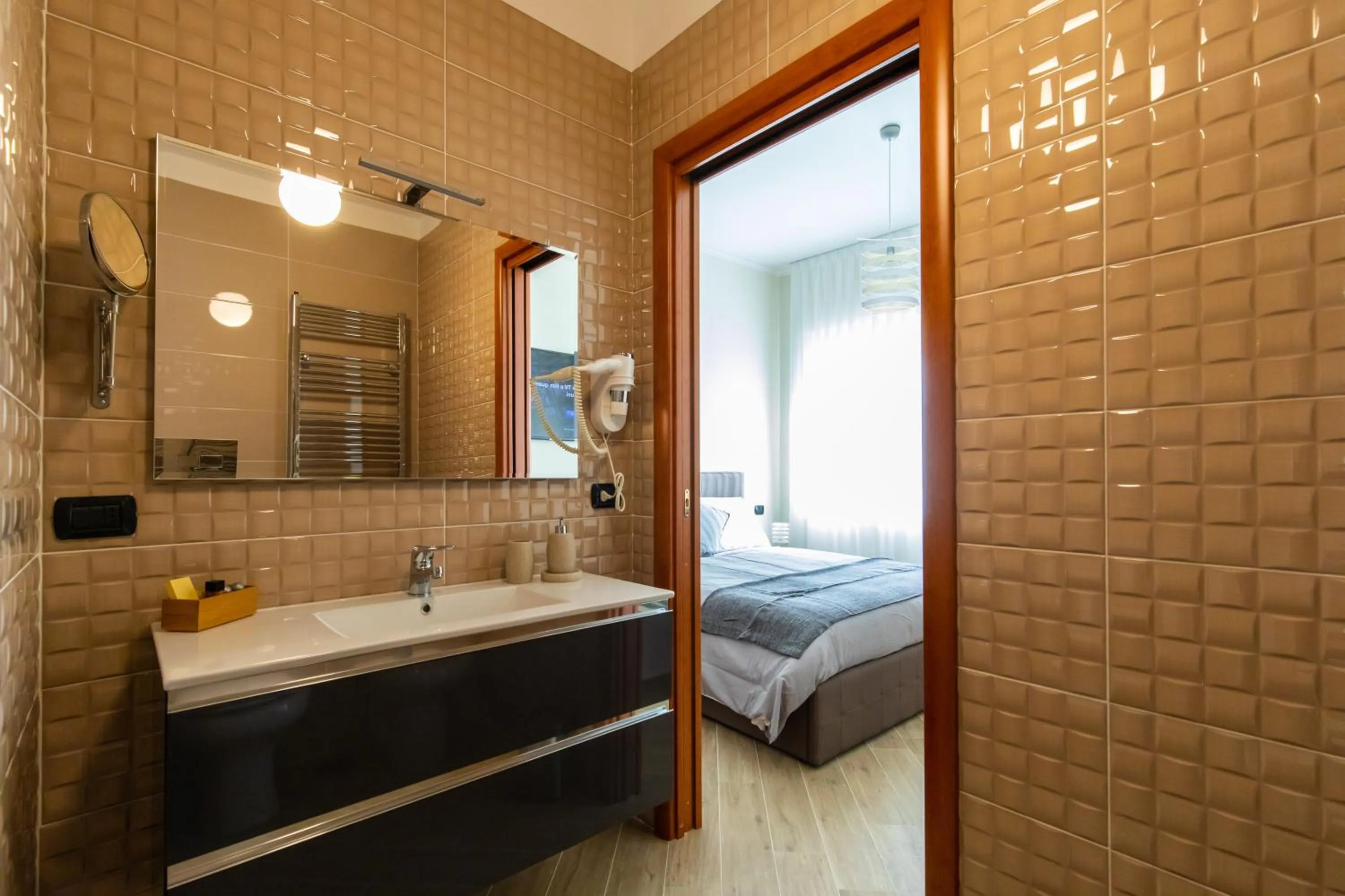 Bathroom, Bed in Napoli d'Amare B&B