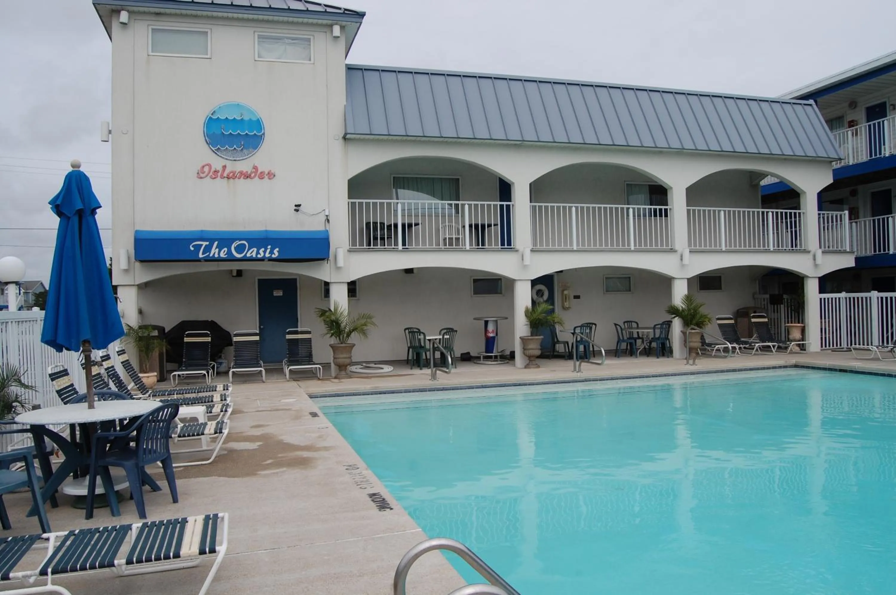 Swimming pool in Islander Motel